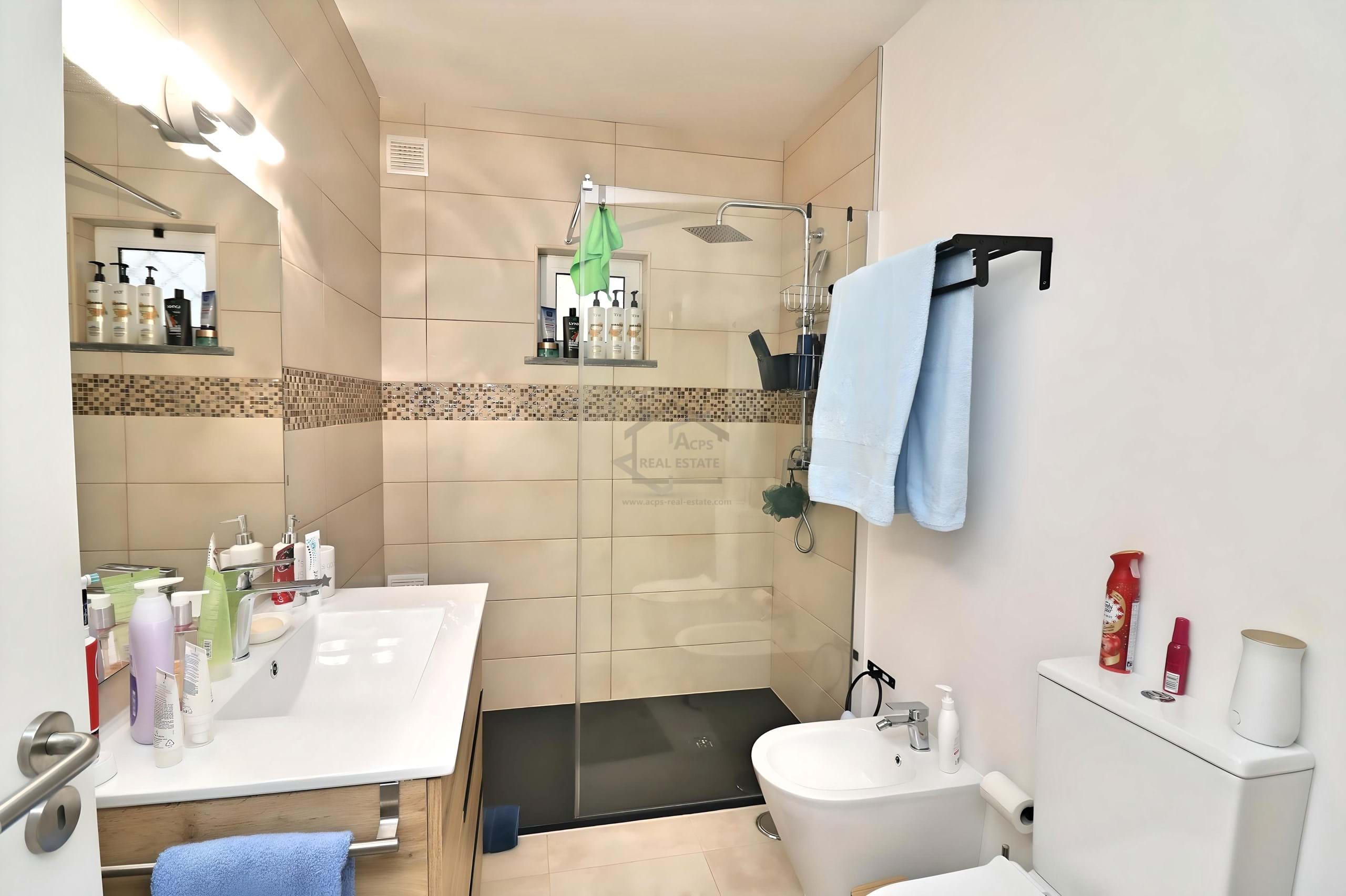 3 Bed, 2 Bath, HouseFor Sale, Faro, Faro, 8005-417