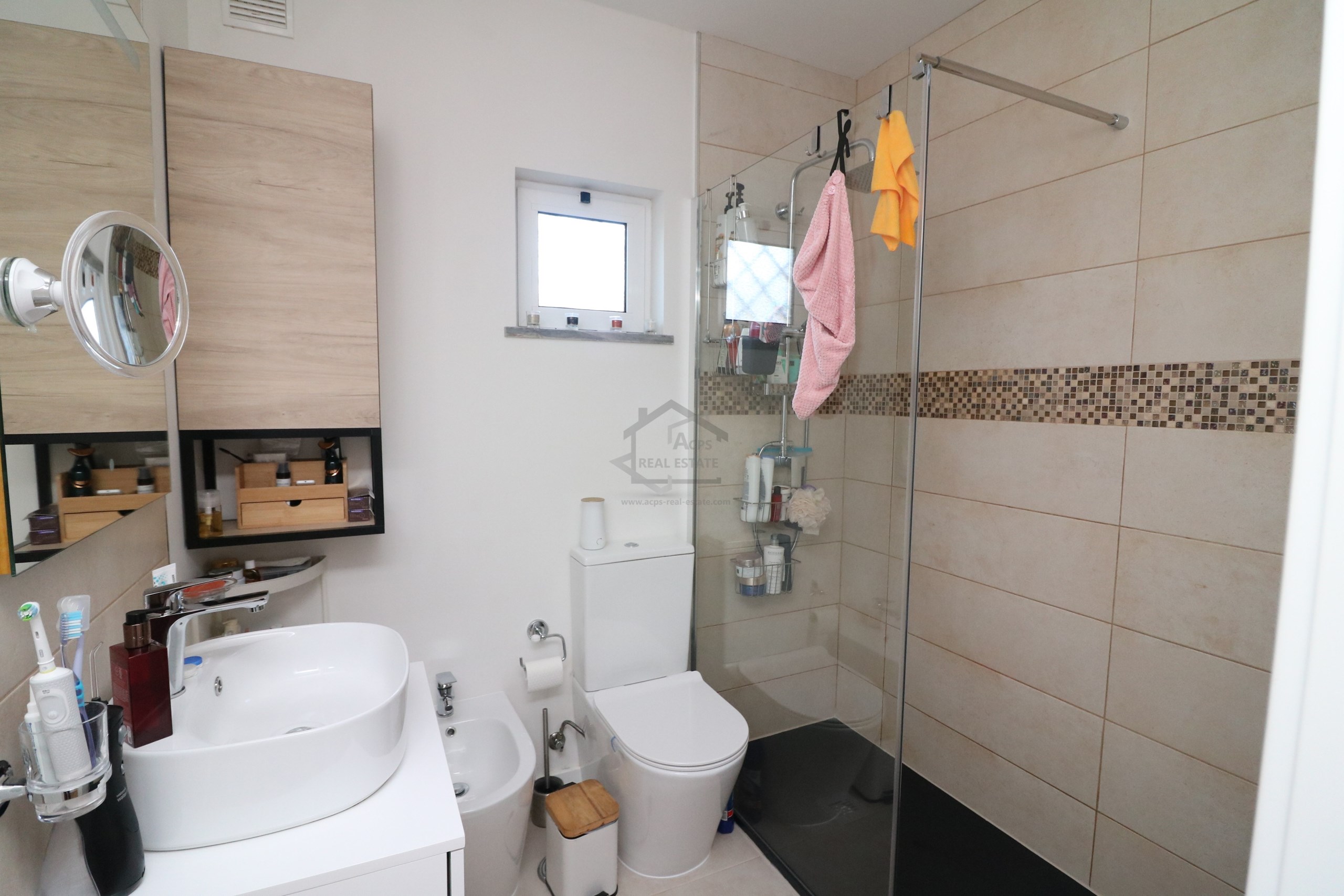 3 Bed, 2 Bath, HouseFor Sale, Faro, Faro, 8005-417