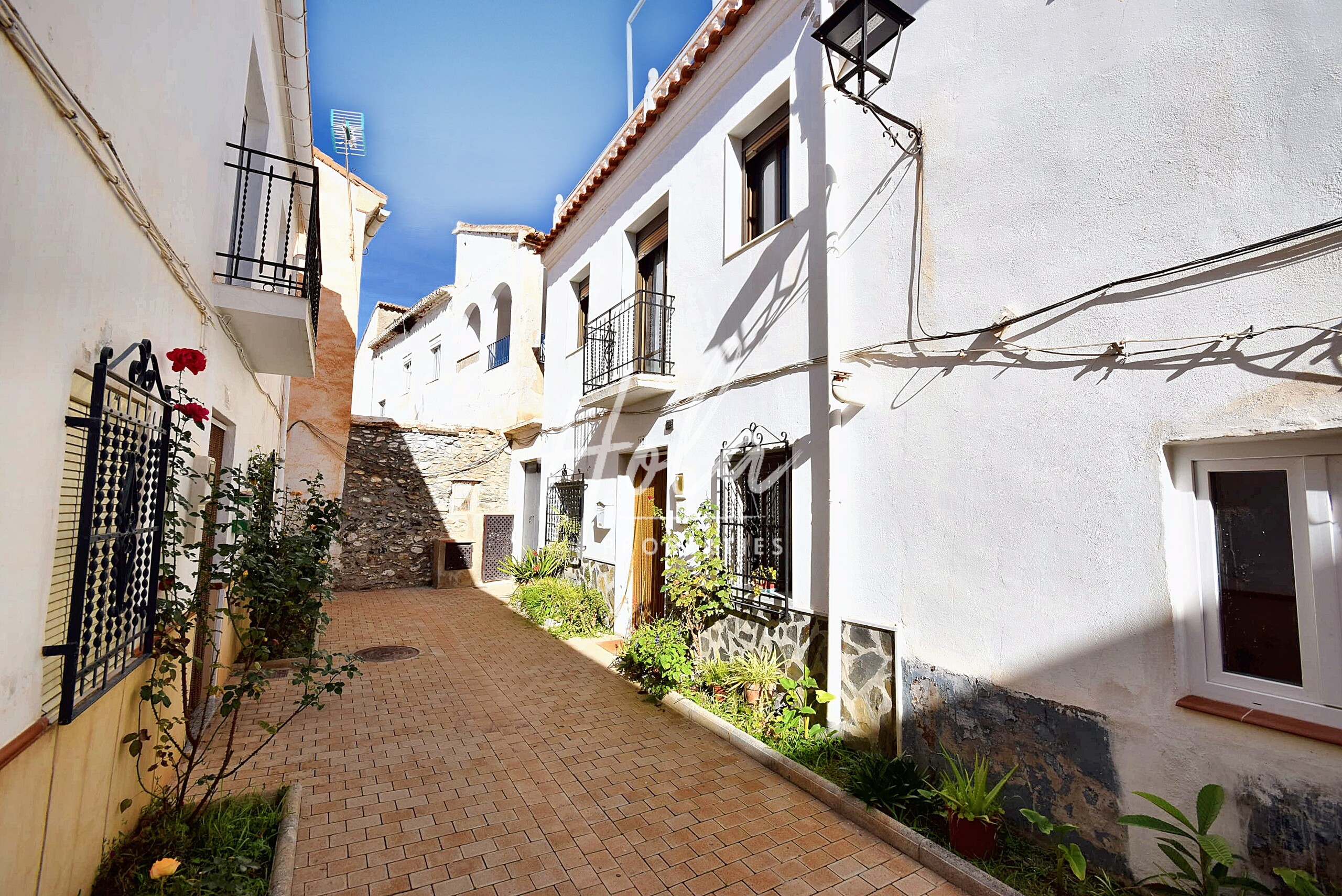 5 Bed, 2 Bath, HouseFor Sale, Orgiva, Granada