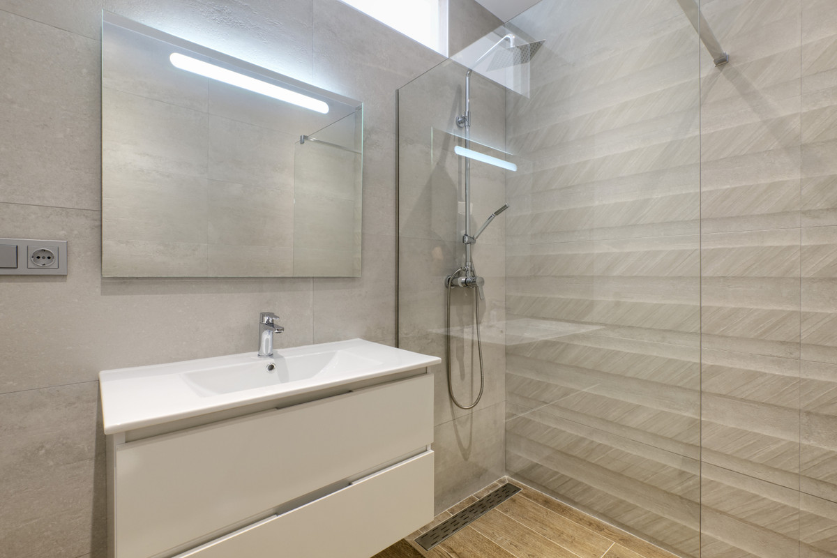 3 Bed, 2 Bath, ApartmentFor Sale, Estepona, Malaga