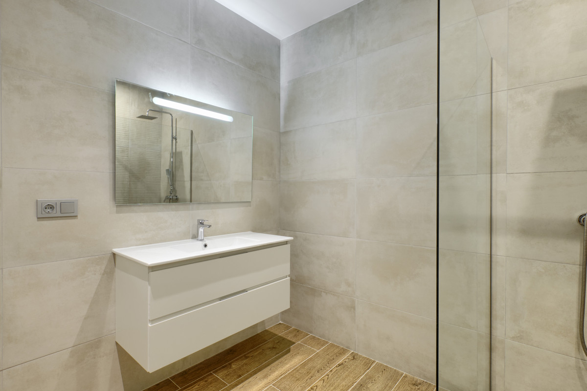 3 Bed, 2 Bath, ApartmentFor Sale, Estepona, Malaga