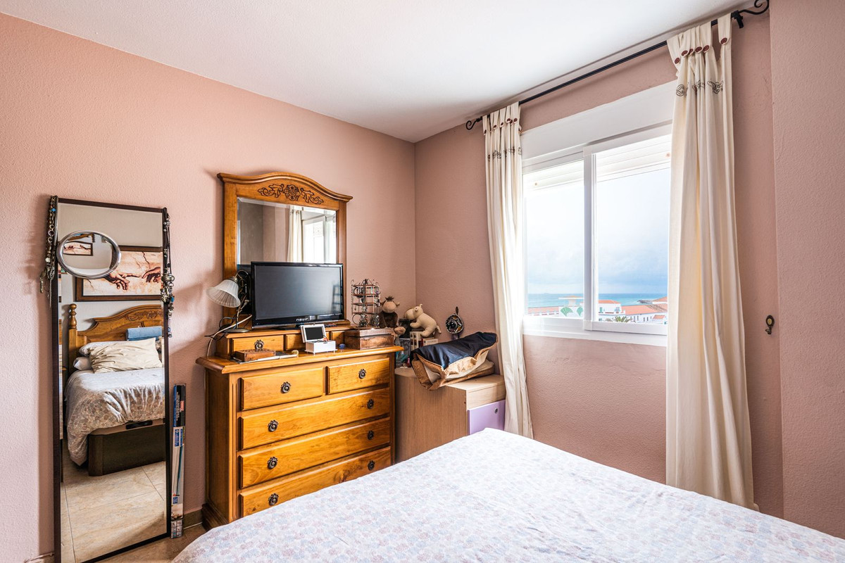 3 Bed, 2 Bath, ApartmentFor Sale, San Luis de Sabinillas, Malaga