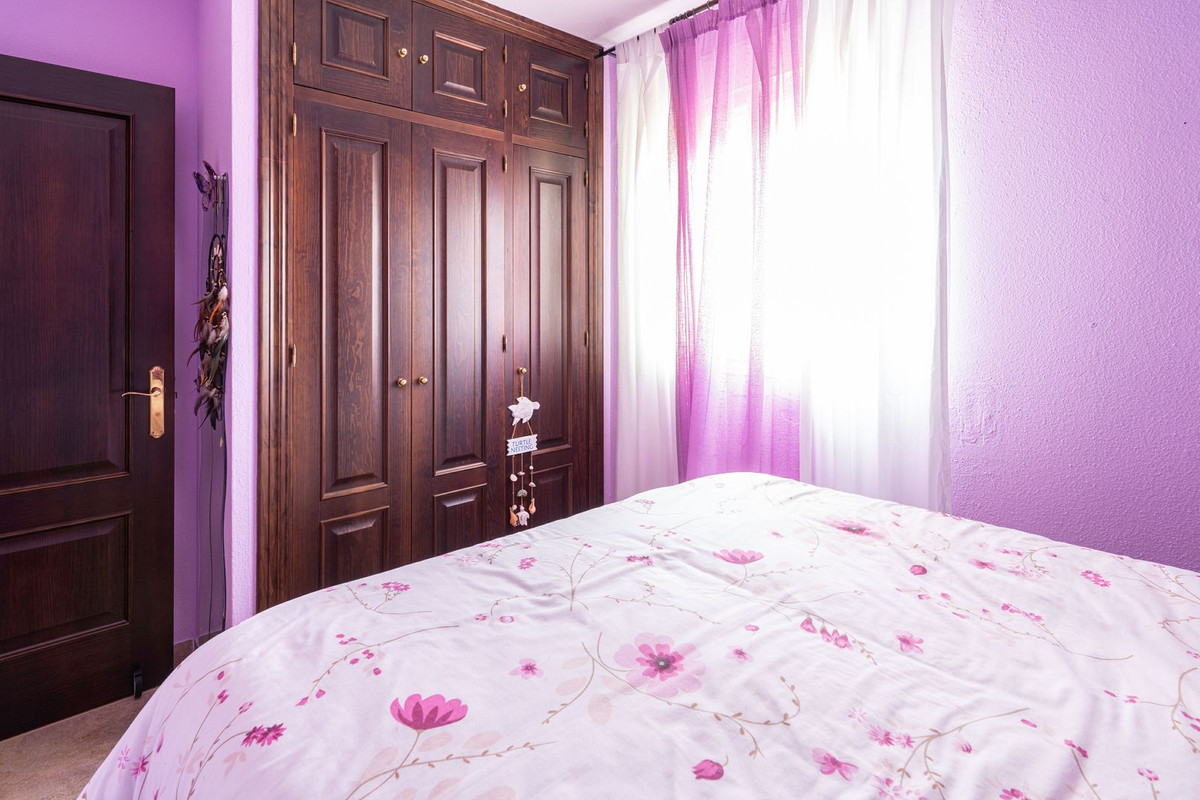 3 Bed, 2 Bath, ApartmentFor Sale, San Luis de Sabinillas, Malaga