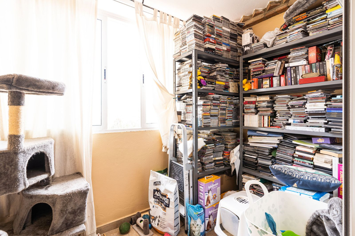 3 Bed, 2 Bath, ApartmentFor Sale, San Luis de Sabinillas, Malaga