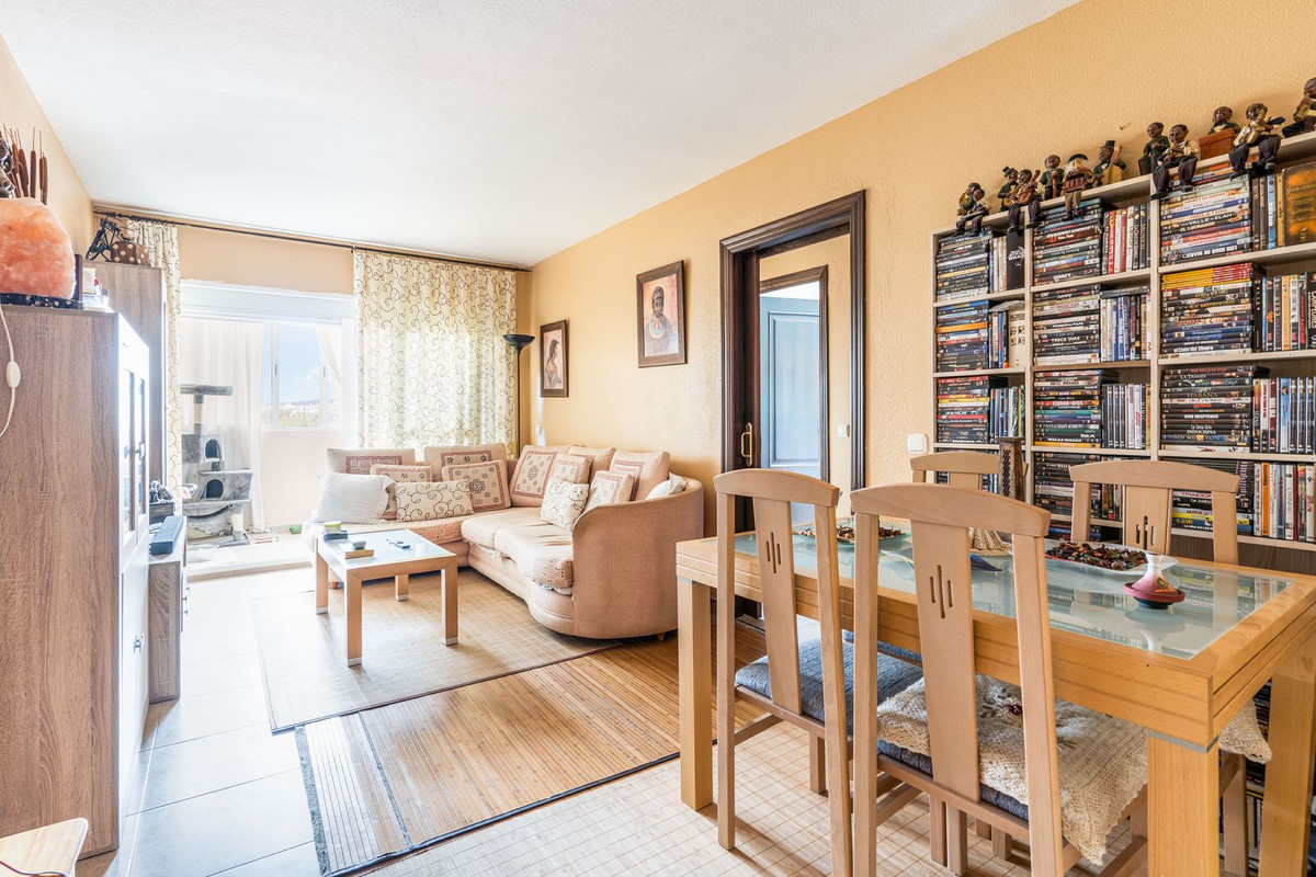 3 Bed, 2 Bath, ApartmentFor Sale, San Luis de Sabinillas, Malaga