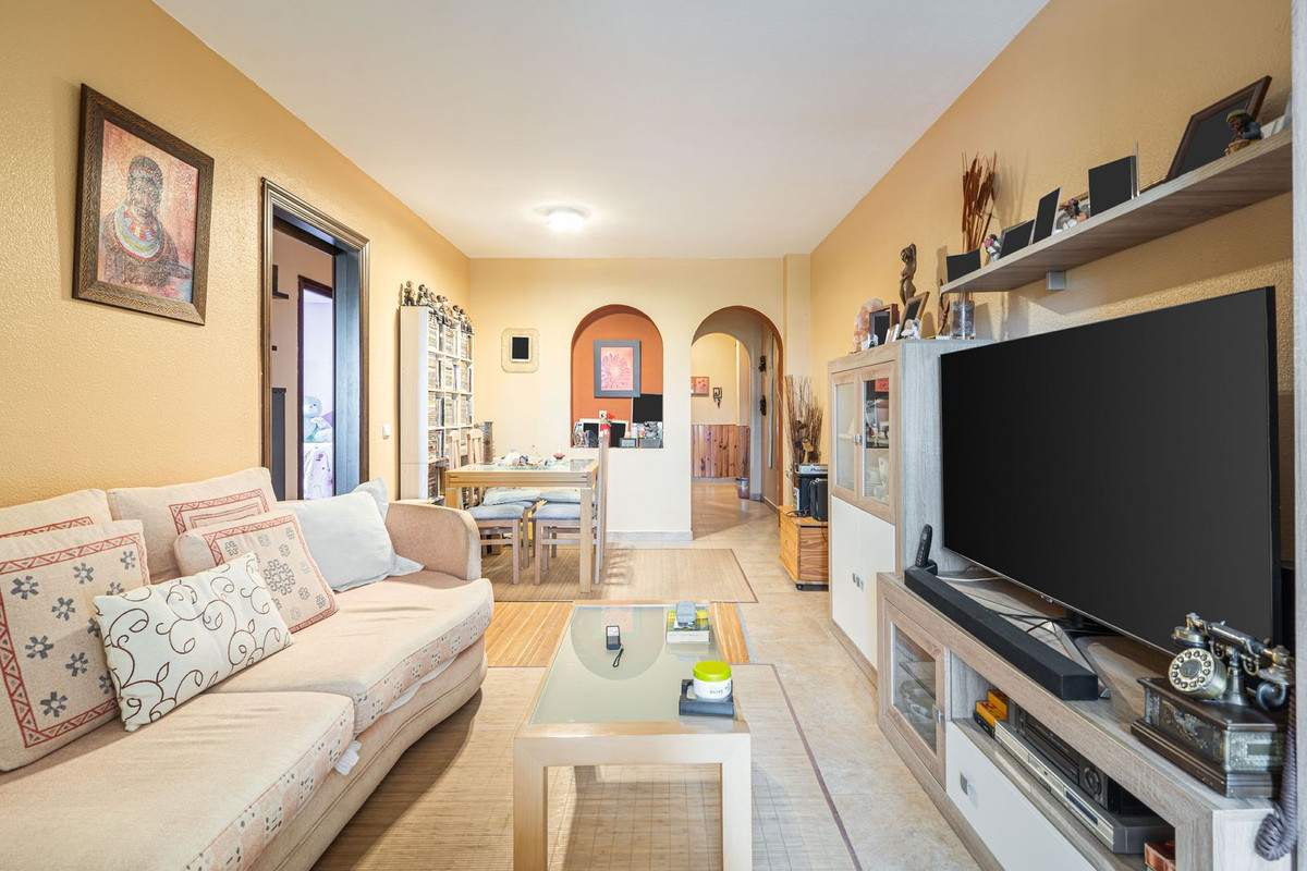 3 Bed, 2 Bath, ApartmentFor Sale, San Luis de Sabinillas, Malaga