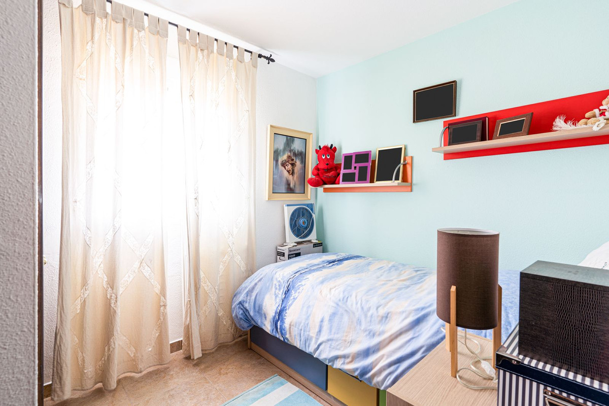 3 Bed, 2 Bath, ApartmentFor Sale, San Luis de Sabinillas, Malaga