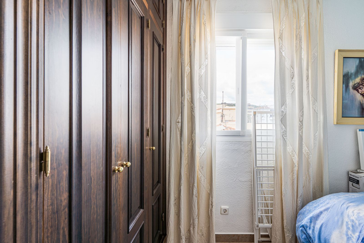 3 Bed, 2 Bath, ApartmentFor Sale, San Luis de Sabinillas, Malaga