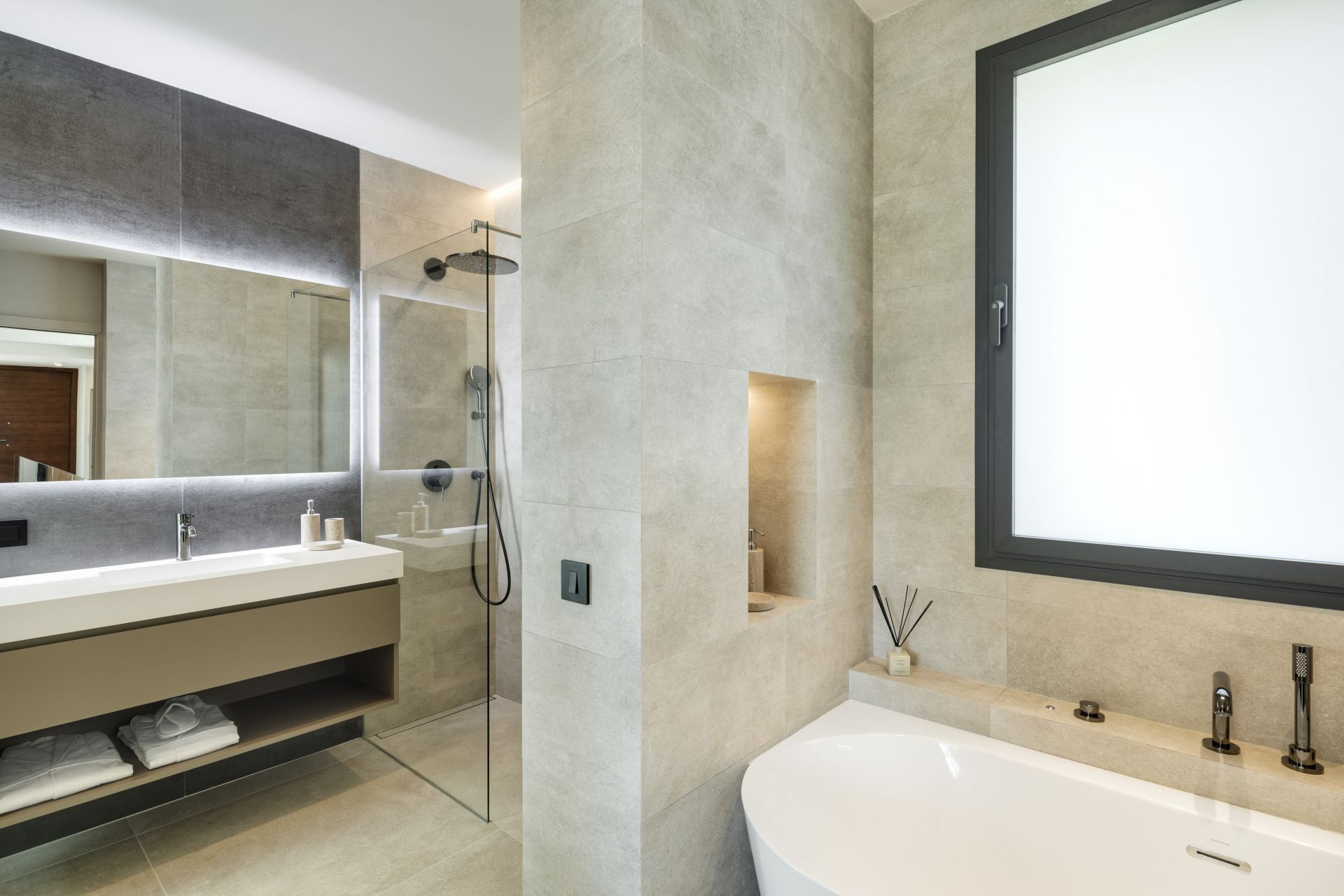 6 Bed, 6 Bath, HouseFor Sale, Marbella, Malaga