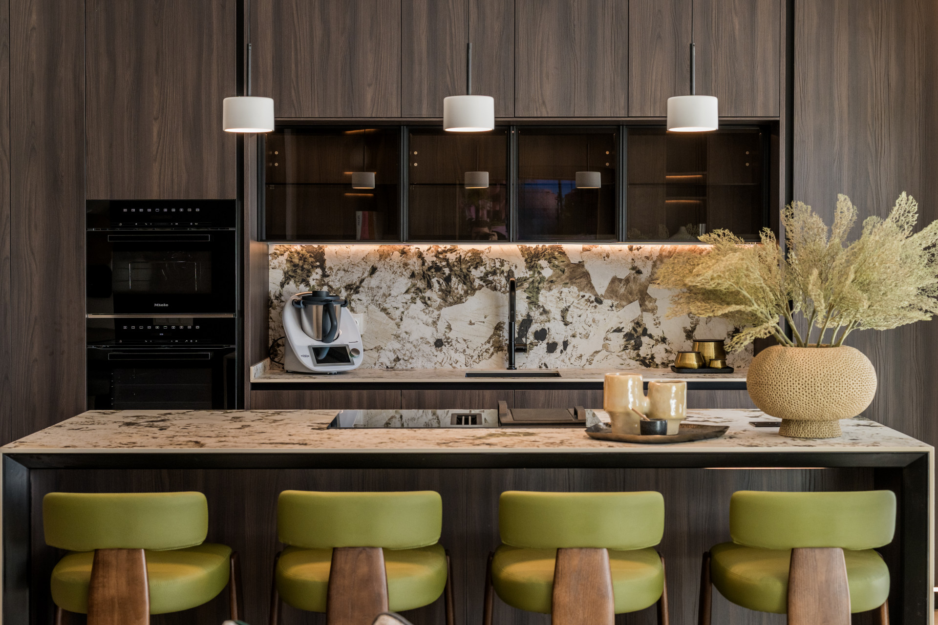 3 Bed, 2 Bath, ApartmentFor Sale, Marbella, Malaga