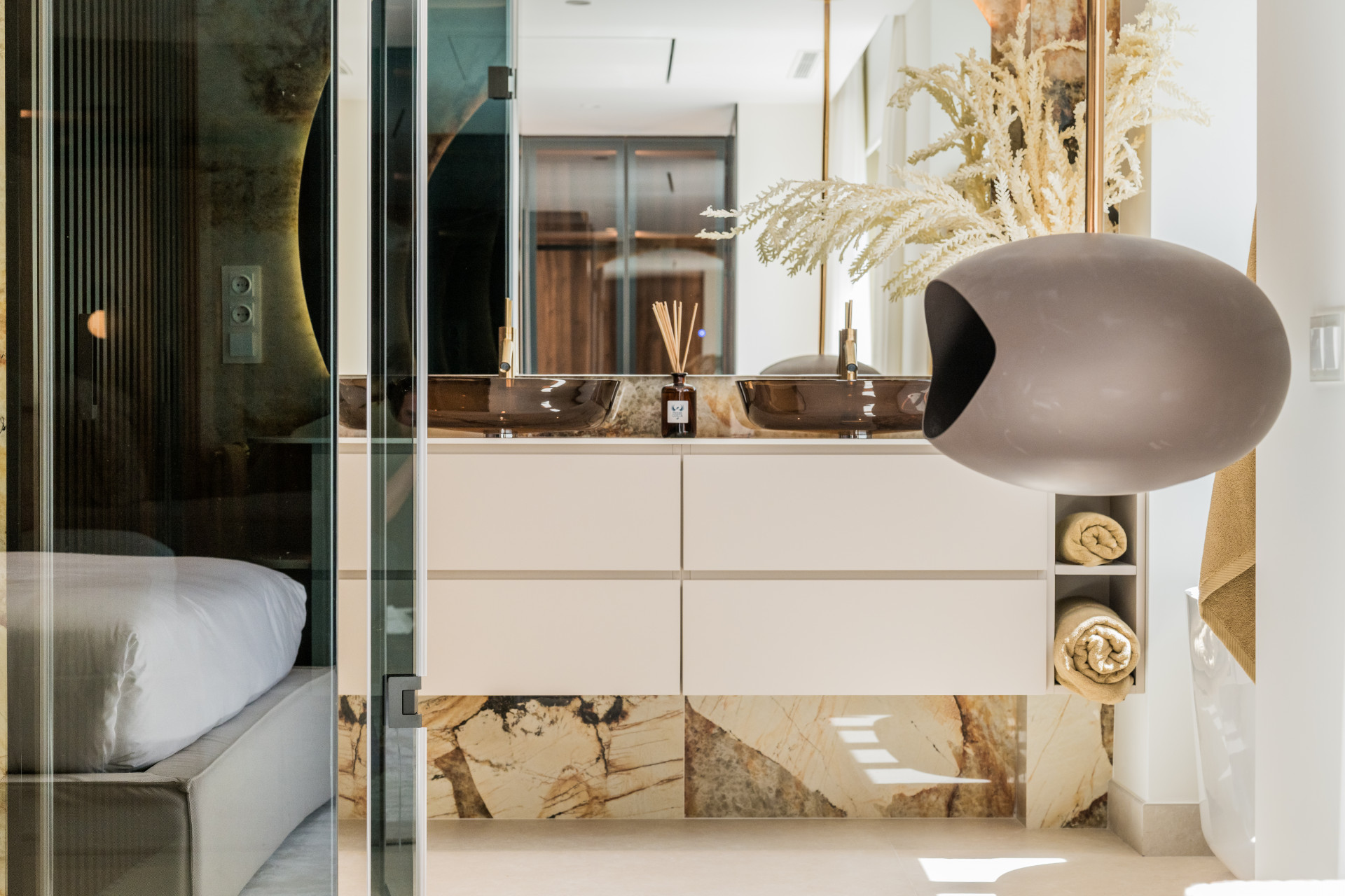 3 Bed, 2 Bath, ApartmentFor Sale, Marbella, Malaga