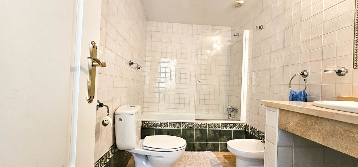 3 Bed, 3 Bath, ApartmentFor Sale, Casares Playa, Malaga