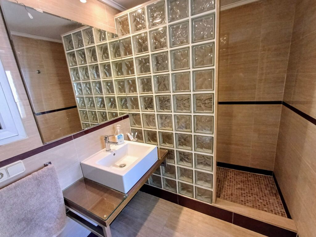 4 Bed, 2 Bath, ApartmentFor Sale, Oliva, Valencia, 46780