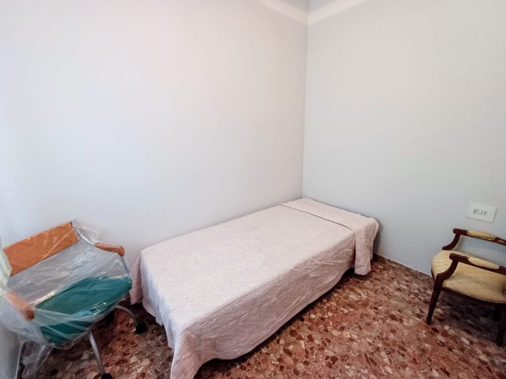 4 Bed, 2 Bath, ApartmentFor Sale, Oliva, Valencia, 46780