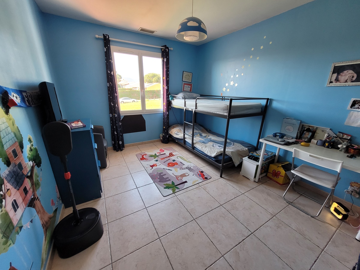 5 Bed, 2 Bath, HouseFor Sale, Autignac, Herault, Languedoc-Roussillon, 34480