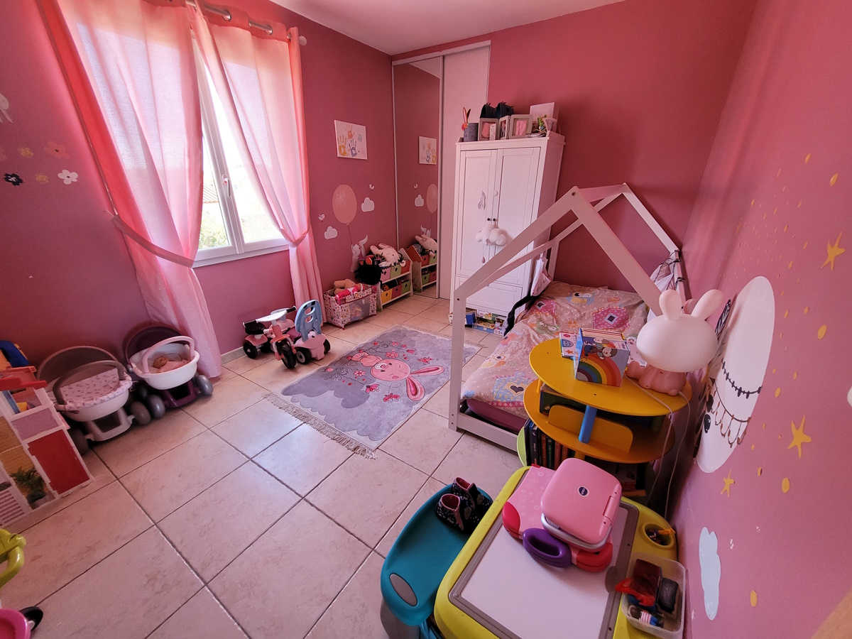 5 Bed, 2 Bath, HouseFor Sale, Autignac, Herault, Languedoc-Roussillon, 34480