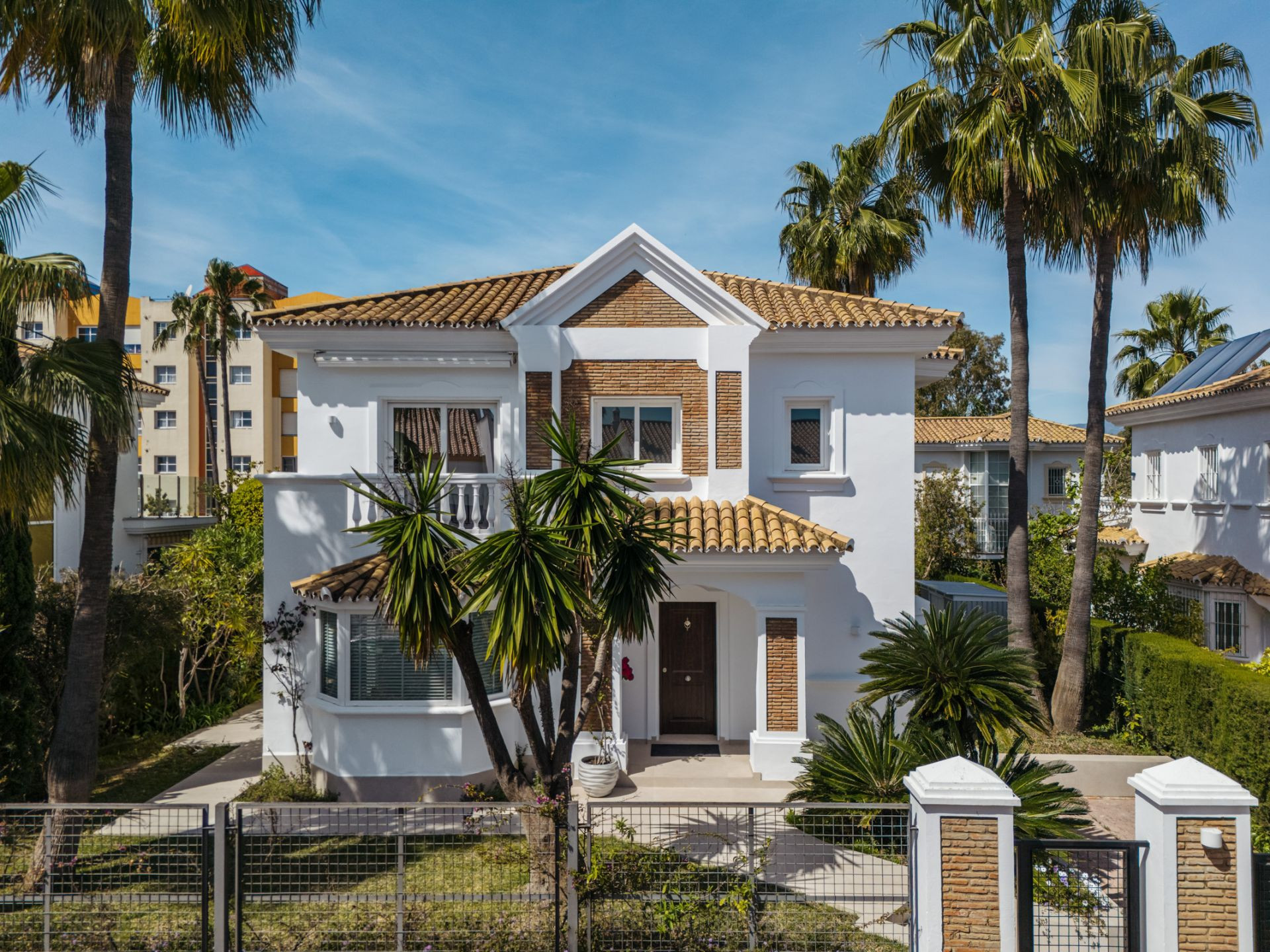 4 Bed, 3 Bath, HouseFor Sale, Estepona, Malaga