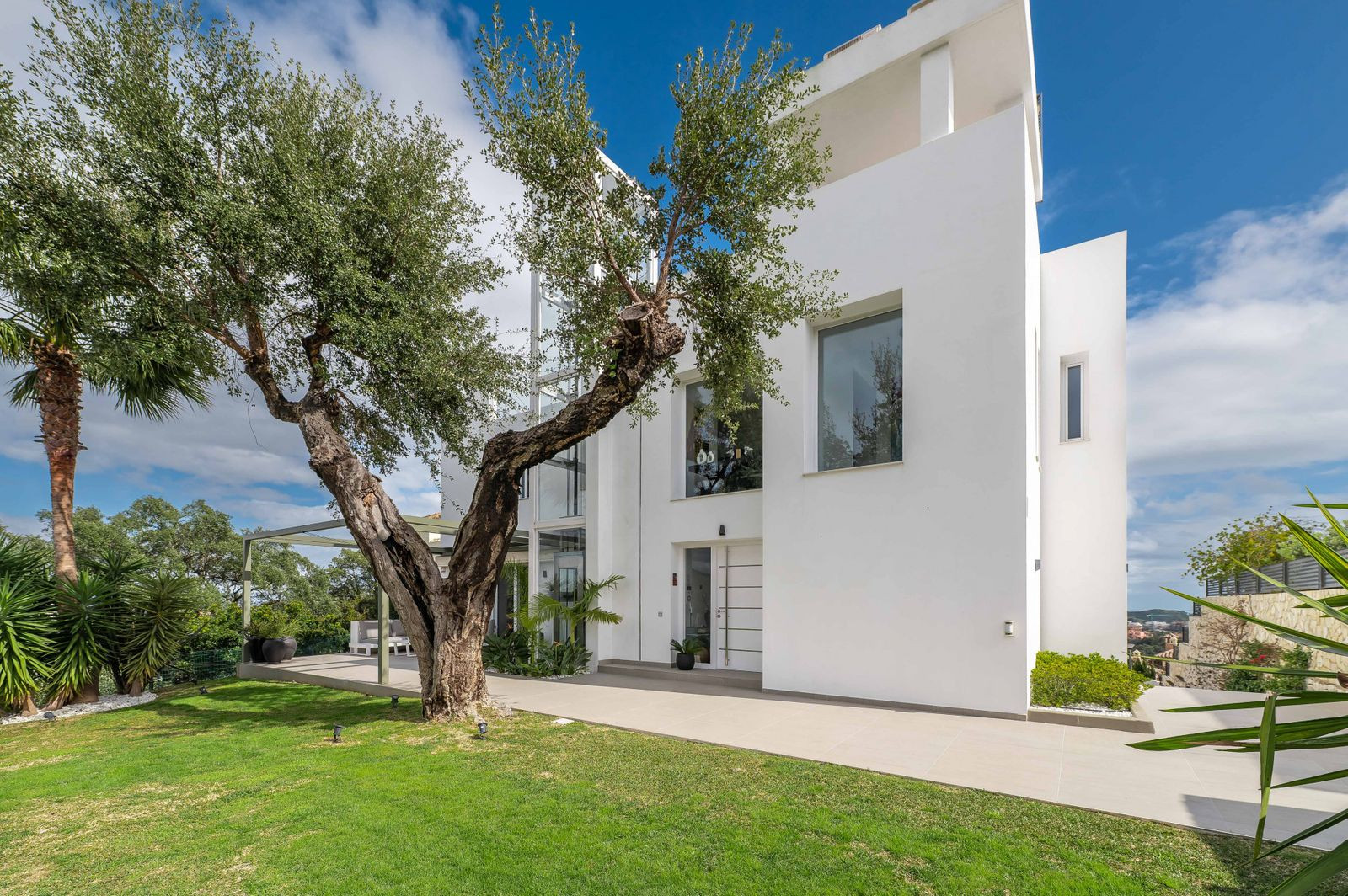 5 Bed, 6 Bath, HouseFor Sale, Marbella, Malaga