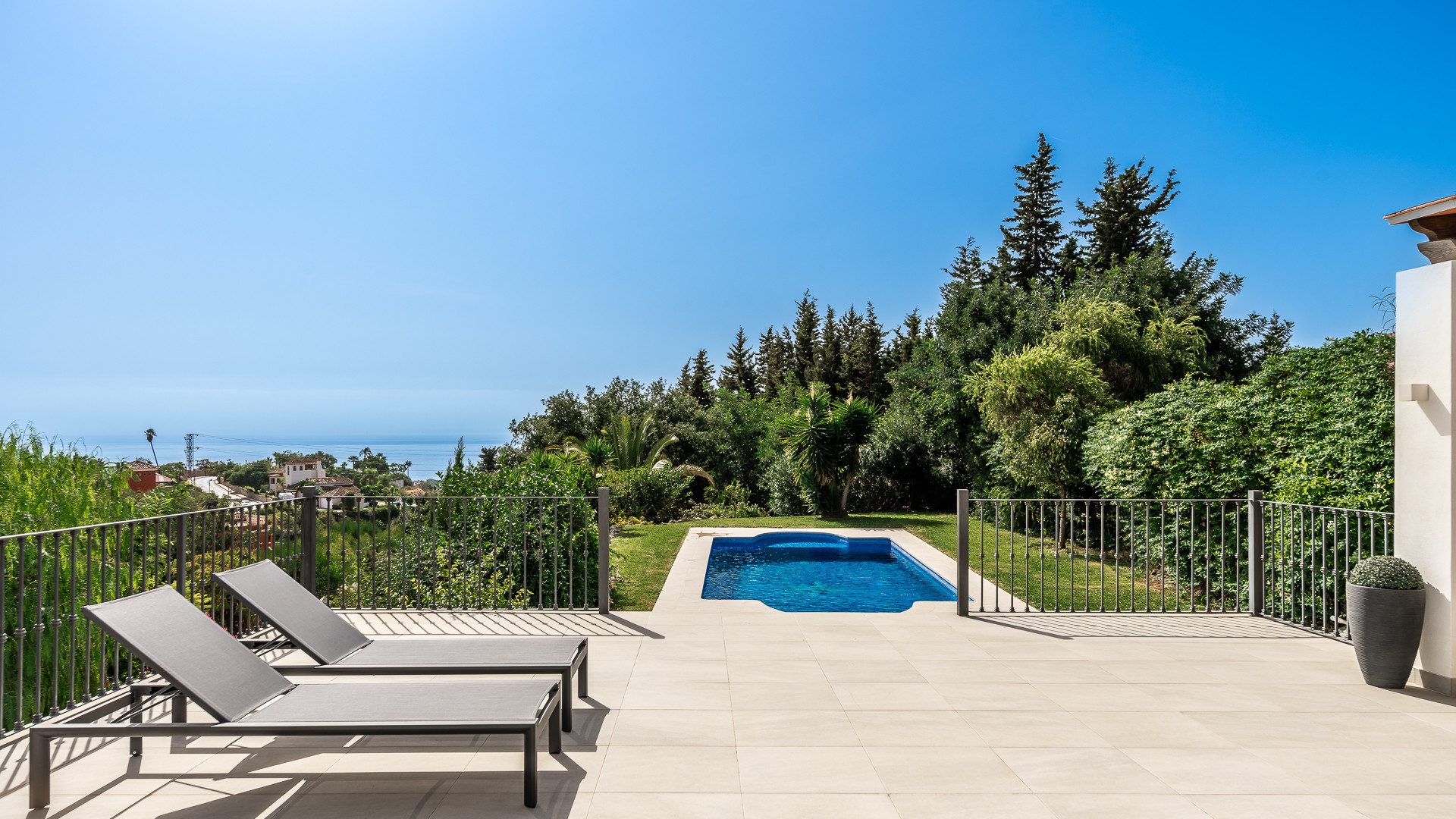 5 Bed, 5 Bath, HouseFor Sale, Estepona, Malaga