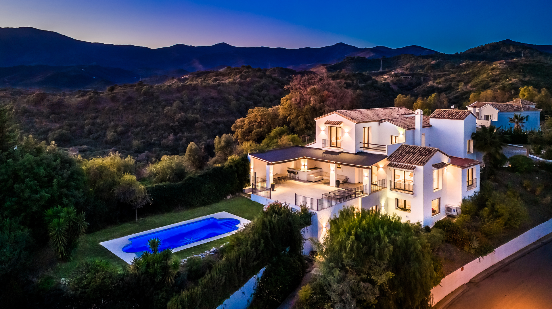 5 Bed, 5 Bath, HouseFor Sale, Estepona, Malaga