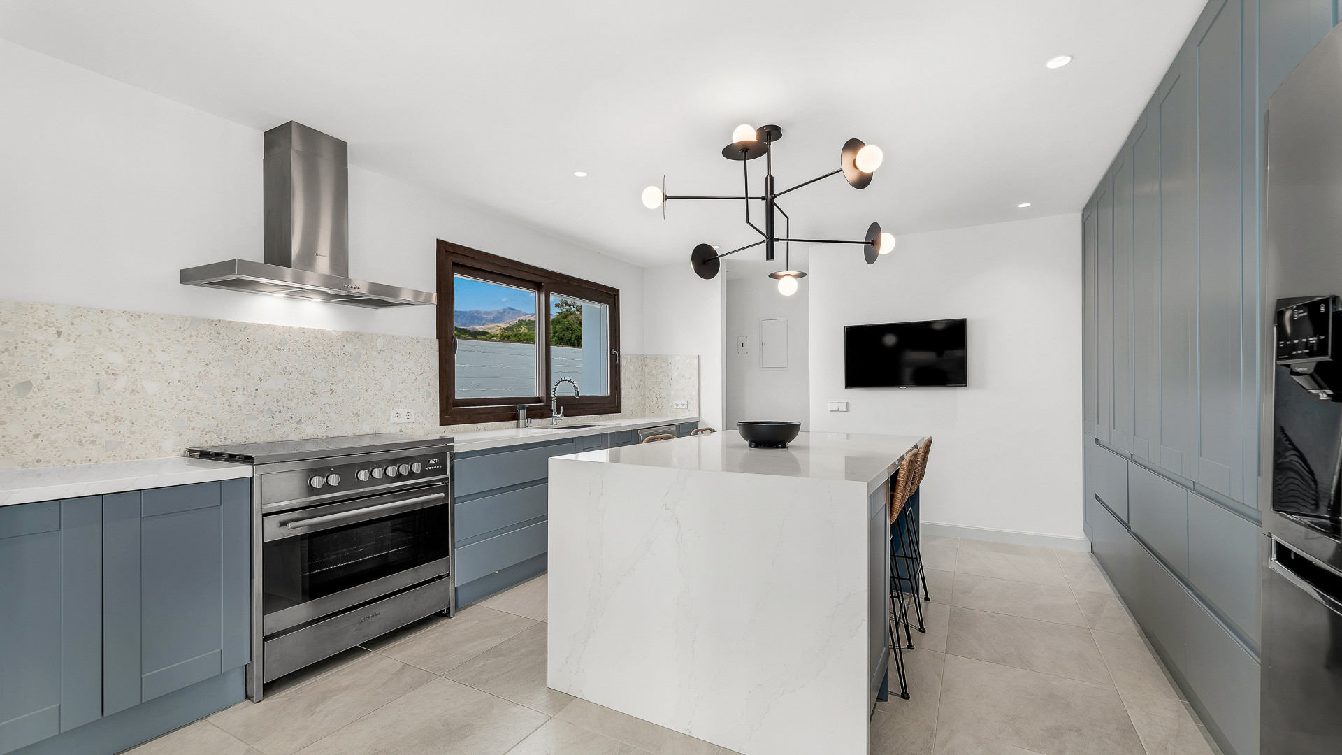 5 Bed, 5 Bath, HouseFor Sale, Estepona, Malaga