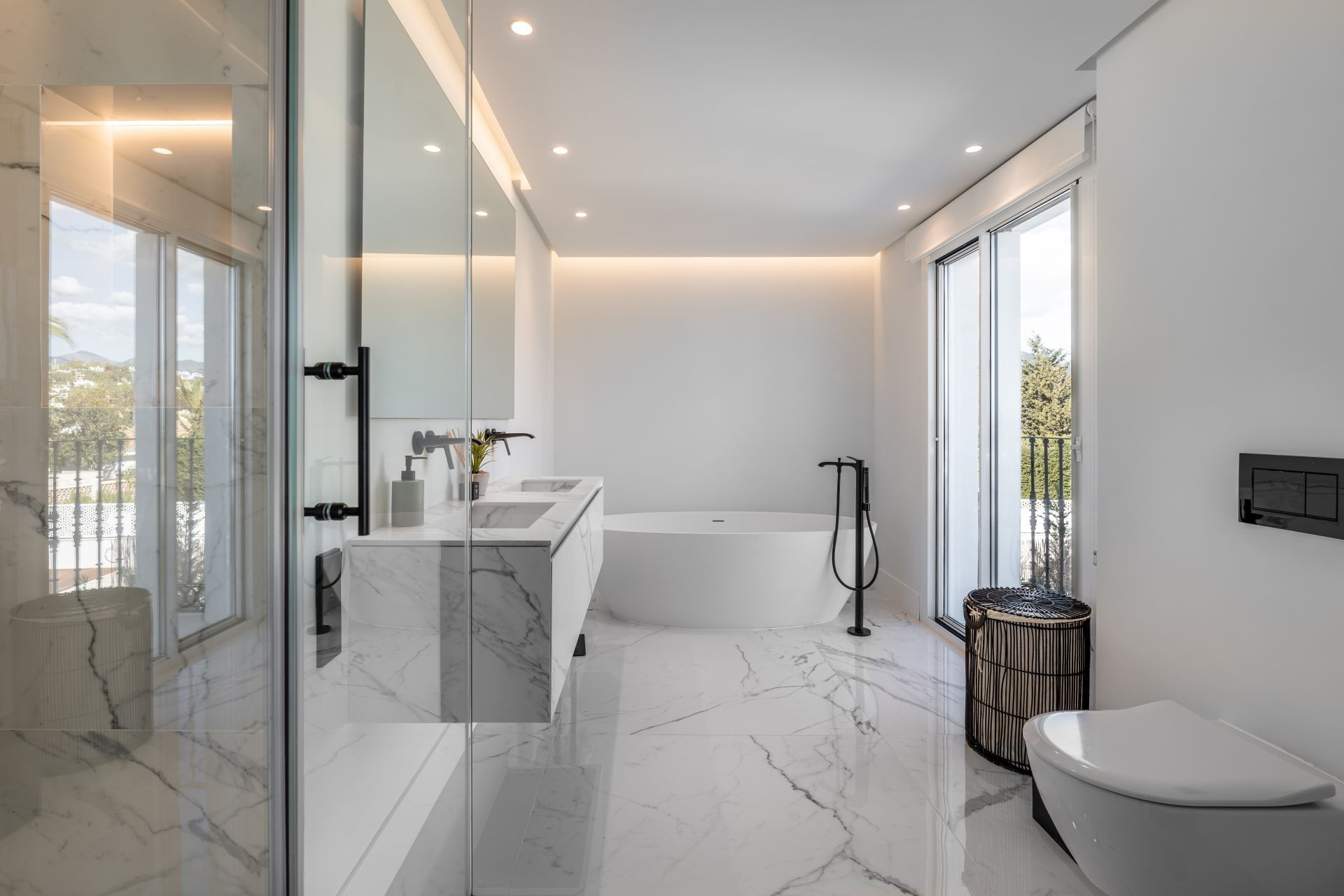 5 Bed, 6 Bath, HouseFor Sale, Marbella, Malaga