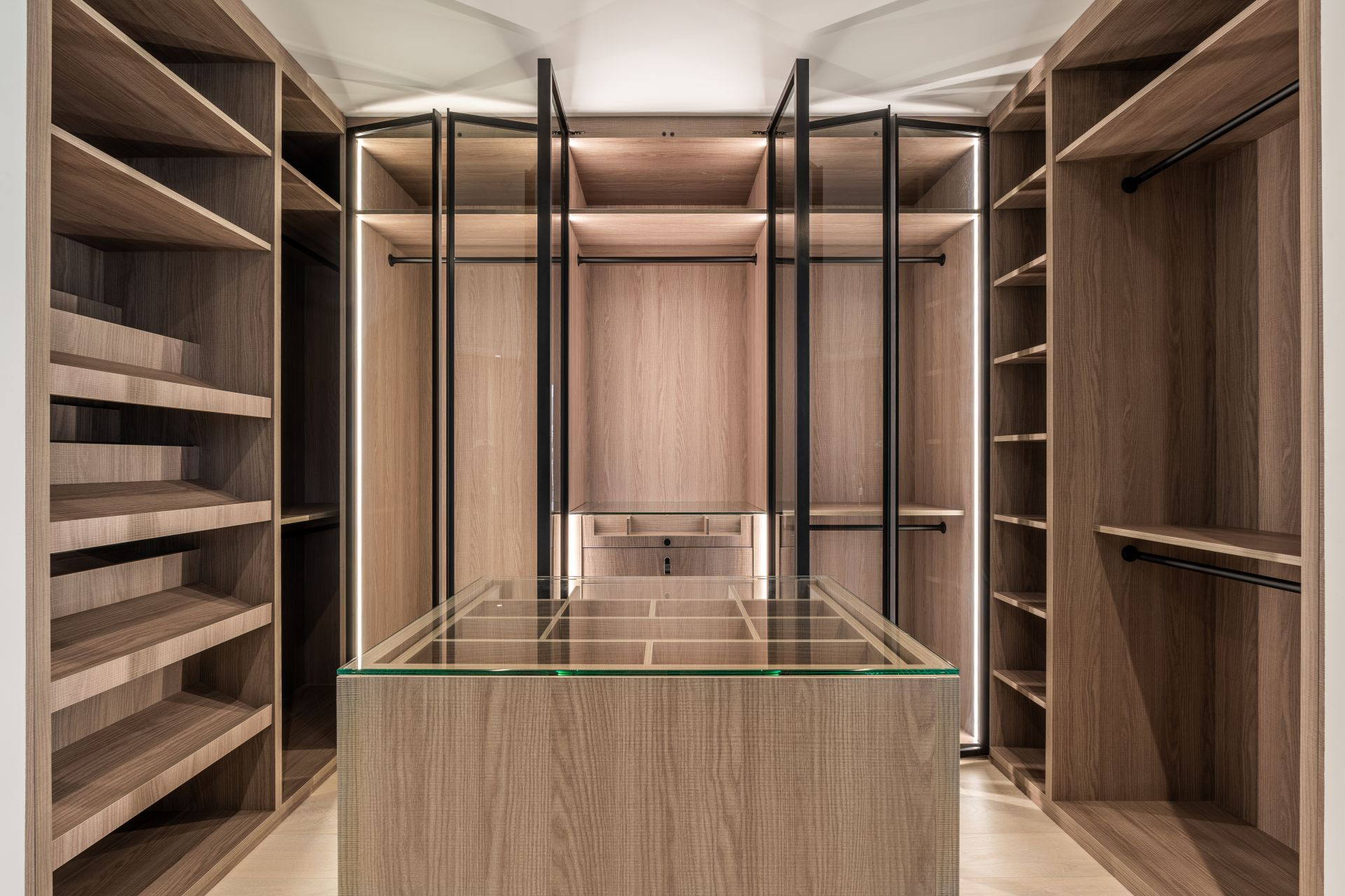 5 Bed, 6 Bath, HouseFor Sale, Marbella, Malaga