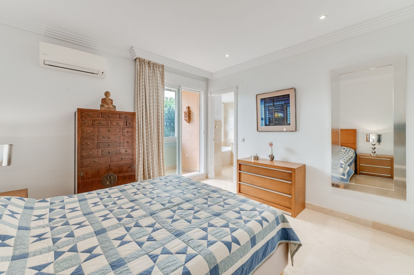 3 Bed, 4 Bath, ApartmentFor Sale, Marbella, Malaga