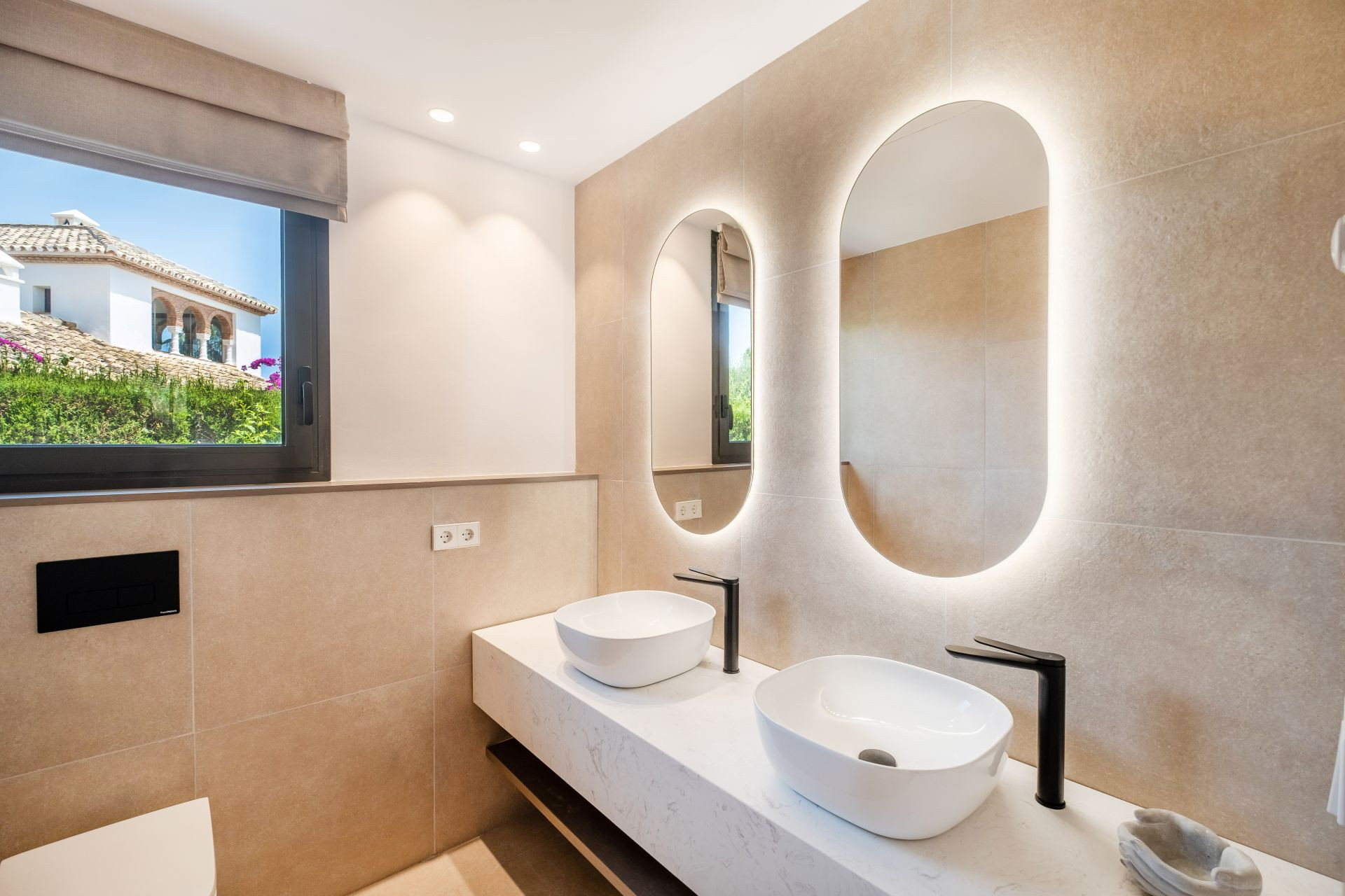 4 Bed, 3 Bath, HouseFor Sale, Benahavis, Malaga