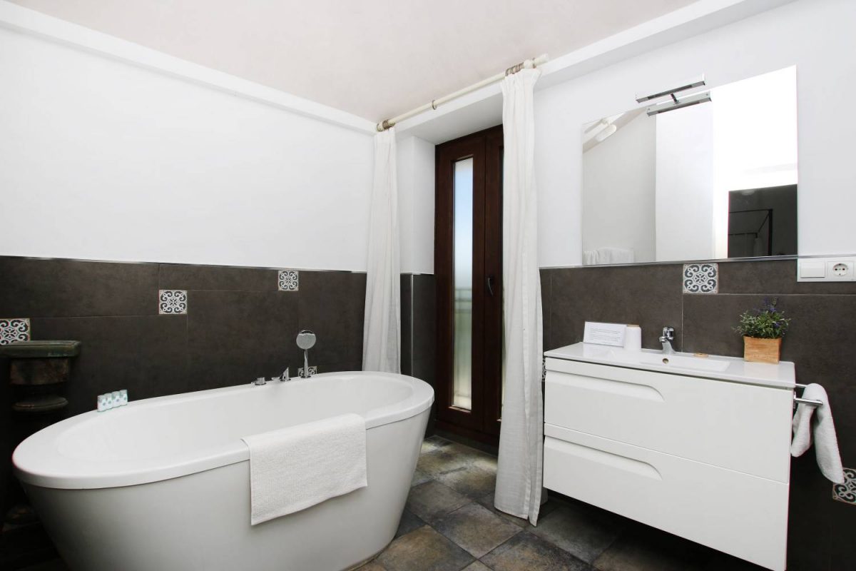 Commercial Property, For Sale