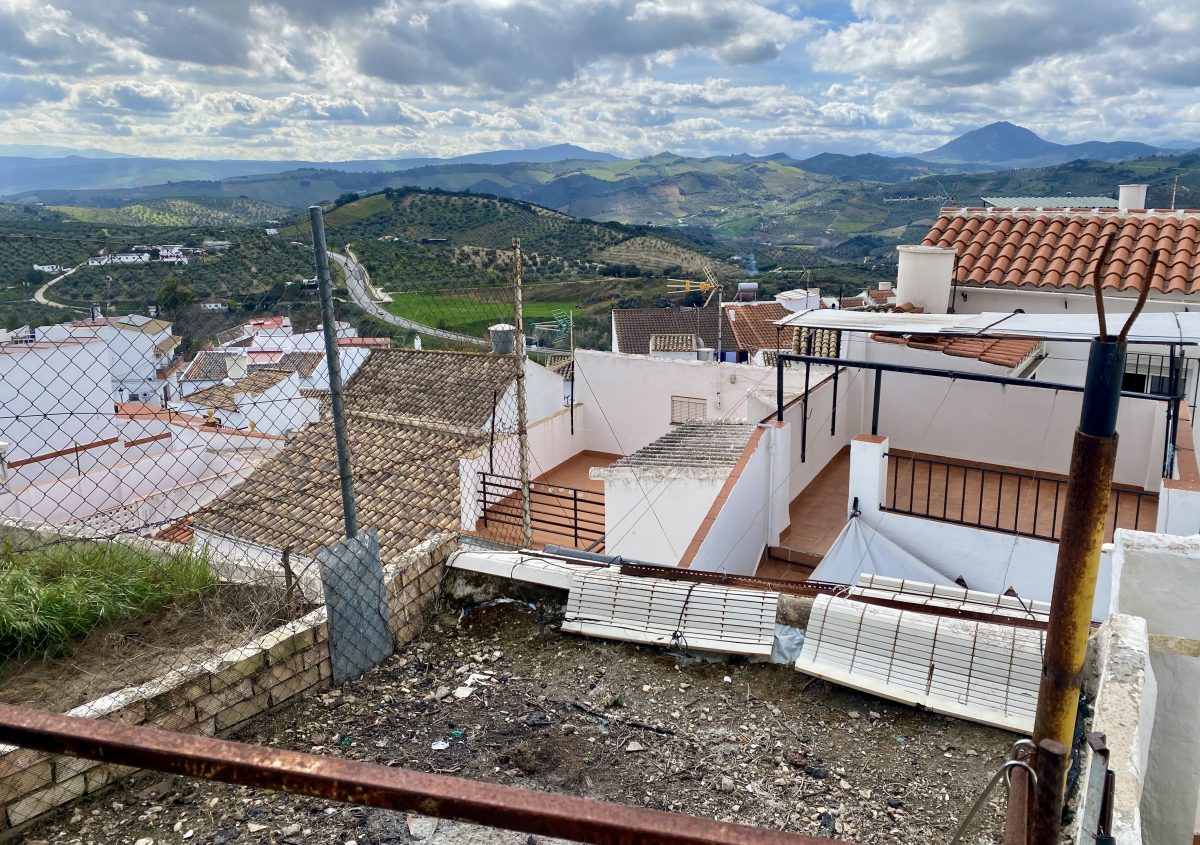 4 Bed, 2 Bath, HouseFor Sale, Olvera, Andalucia