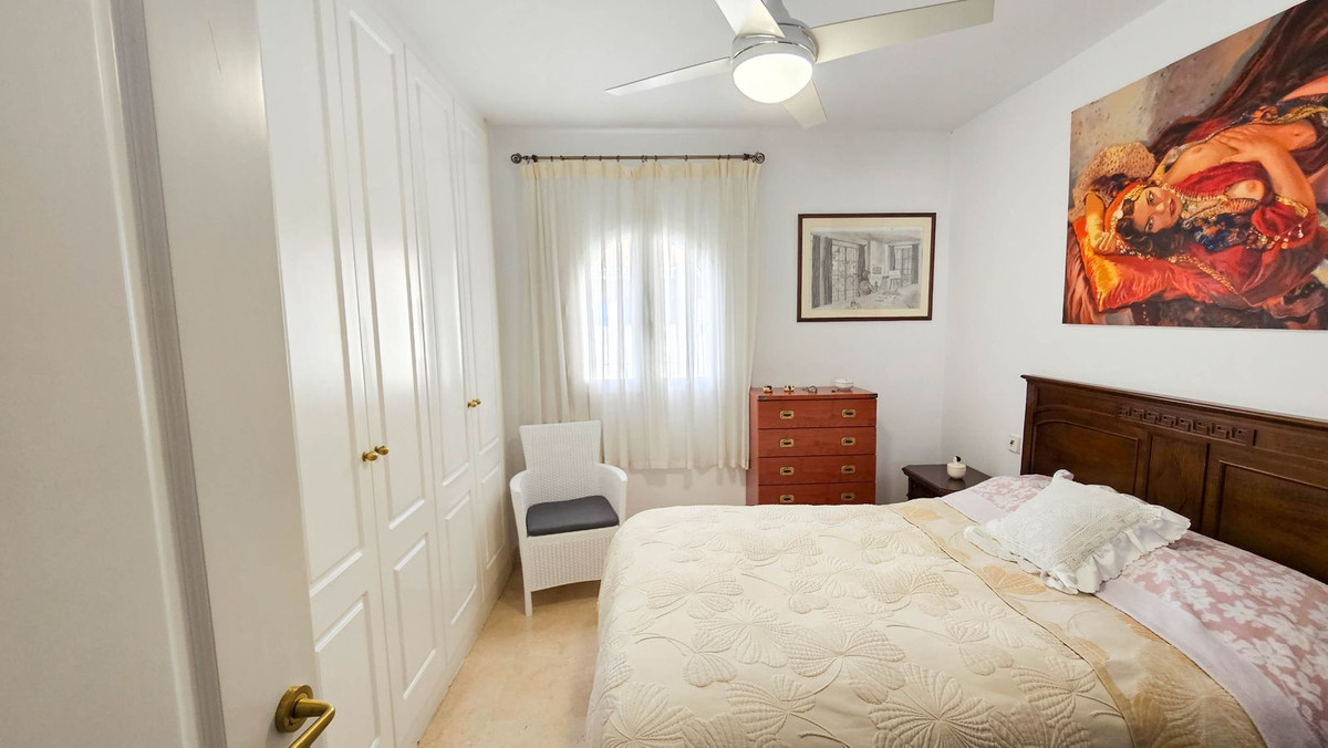 3 Bed, 2 Bath, ApartmentFor Sale, San Luis de Sabinillas, Malaga