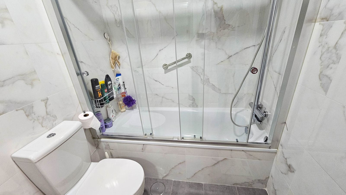 3 Bed, 2 Bath, ApartmentFor Sale, San Luis de Sabinillas, Malaga