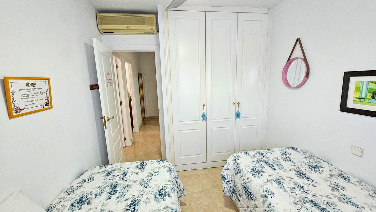 3 Bed, 2 Bath, ApartmentFor Sale, San Luis de Sabinillas, Malaga