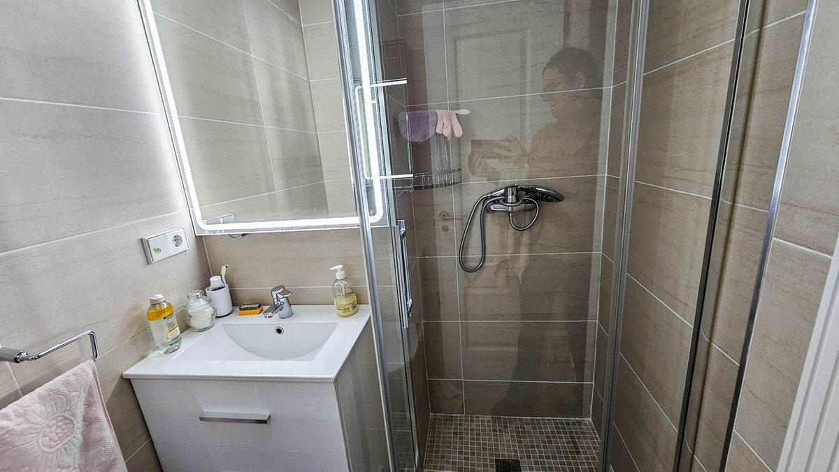 3 Bed, 2 Bath, ApartmentFor Sale, San Luis de Sabinillas, Malaga