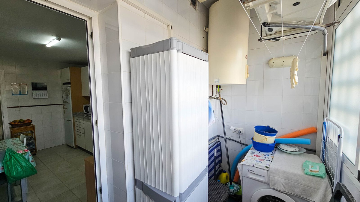 3 Bed, 2 Bath, ApartmentFor Sale, San Luis de Sabinillas, Malaga