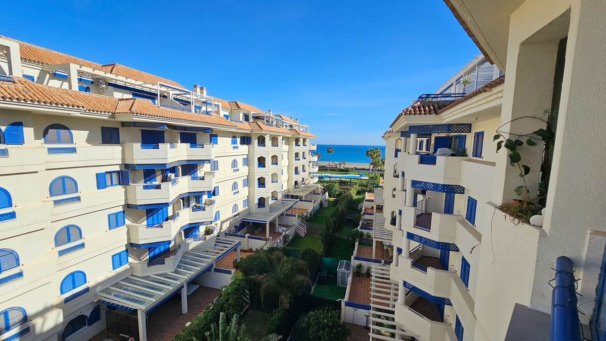 3 Bed, 2 Bath, ApartmentFor Sale, San Luis de Sabinillas, Malaga