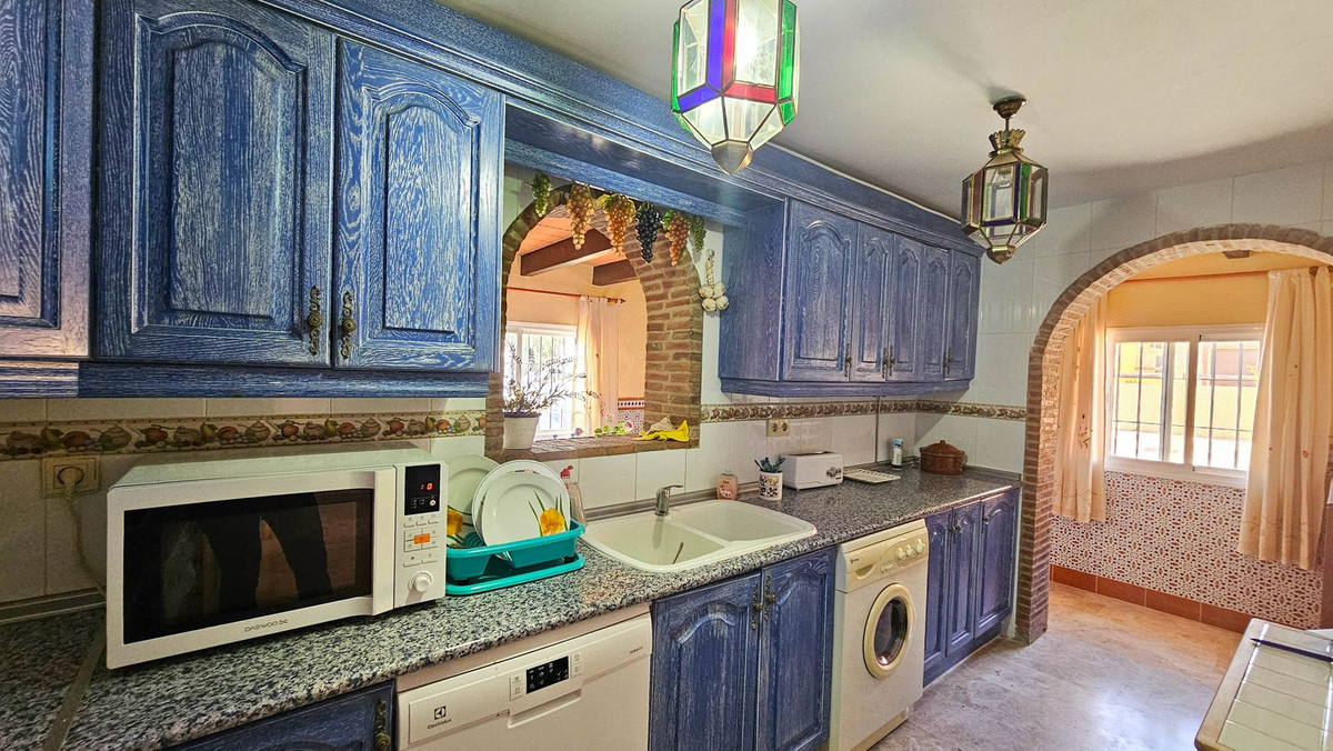 4 Bed, 3 Bath, HouseFor Sale, Casares Playa, Malaga