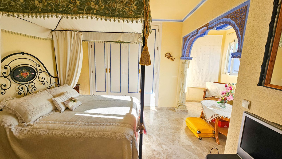4 Bed, 3 Bath, HouseFor Sale, Casares Playa, Malaga