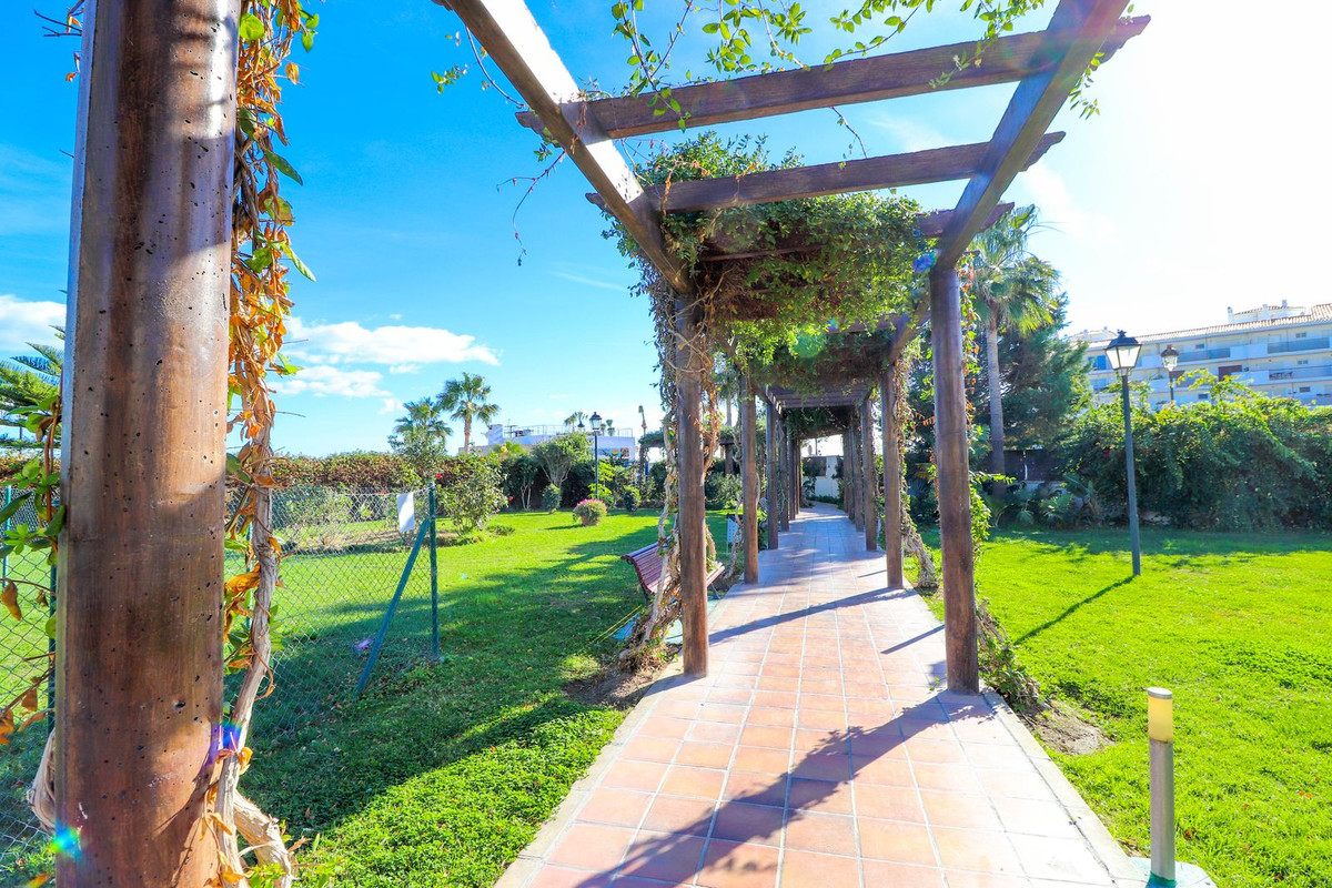 2 Bed, 1 Bath, ApartmentFor Sale, San Luis de Sabinillas, Malaga