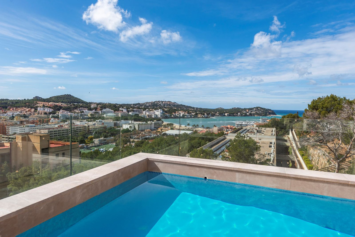 4 Bed, 3 Bath, ApartmentFor Sale, Calvia, Islas Baleares
