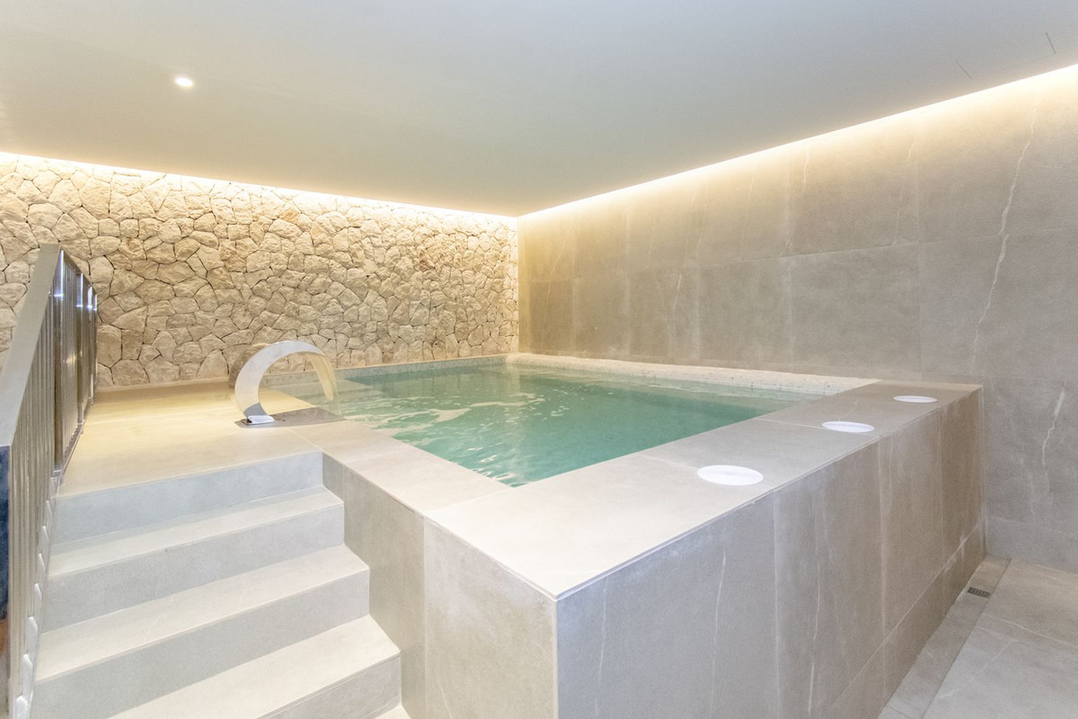 3 Bed, 2 Bath, ApartmentFor Sale, Palma de Mallorca, Islas Baleares