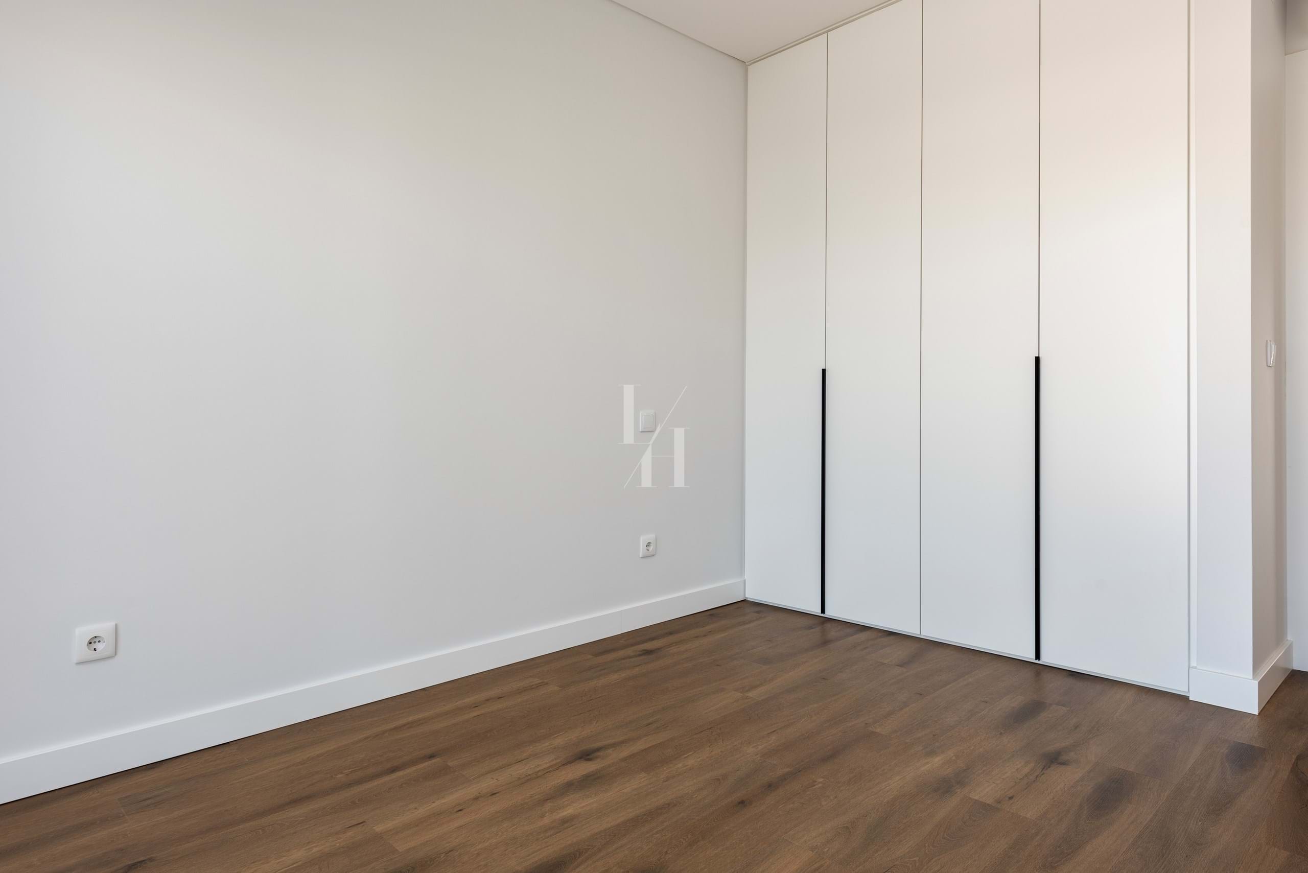 3 Bed, 2 Bath, ApartmentFor Sale, Albufeira, Faro, 8200-110