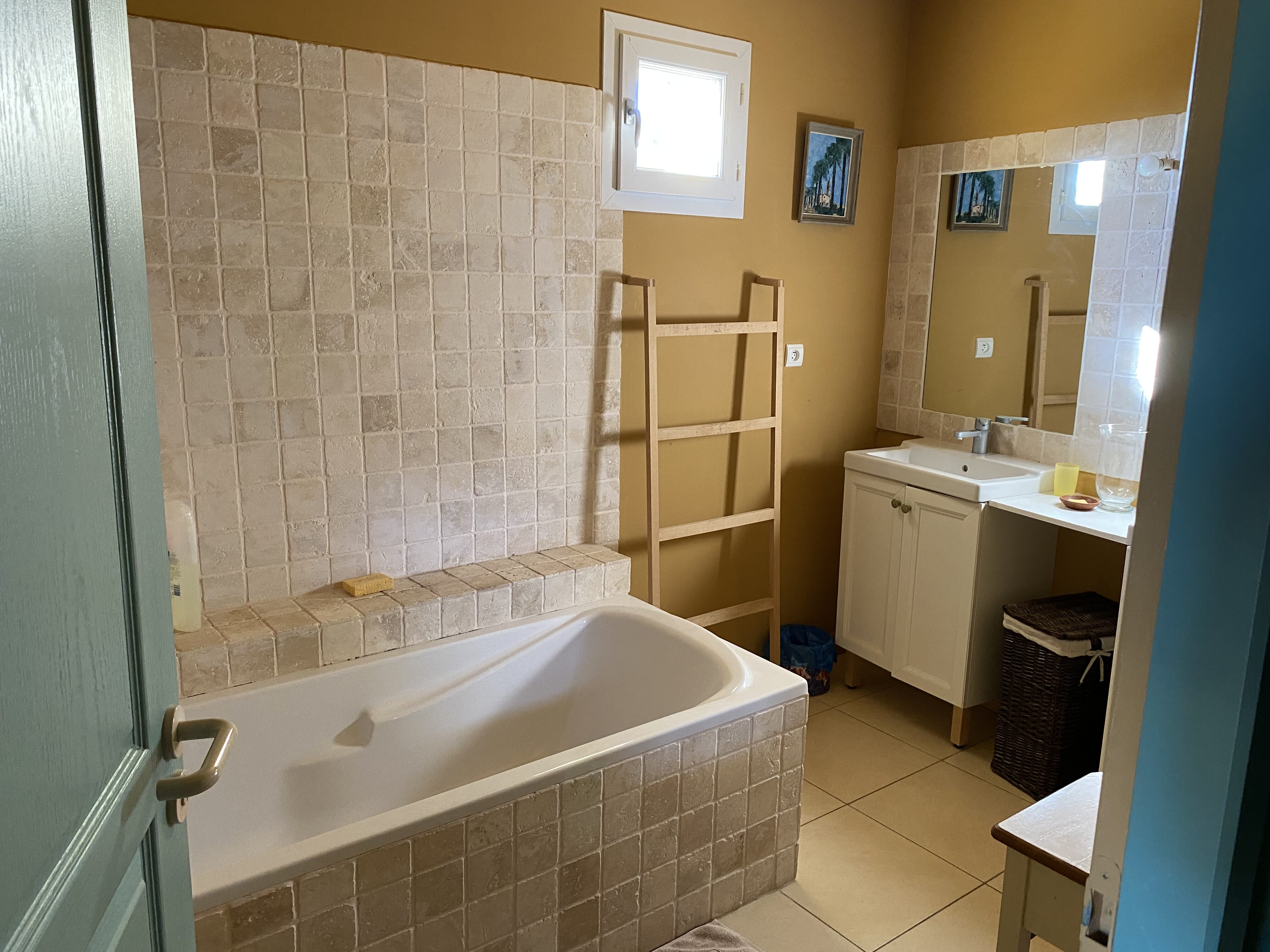 5 Bed, 3 Bath, HouseFor Sale, Autignac, Herault, Languedoc-Roussillon, 34480