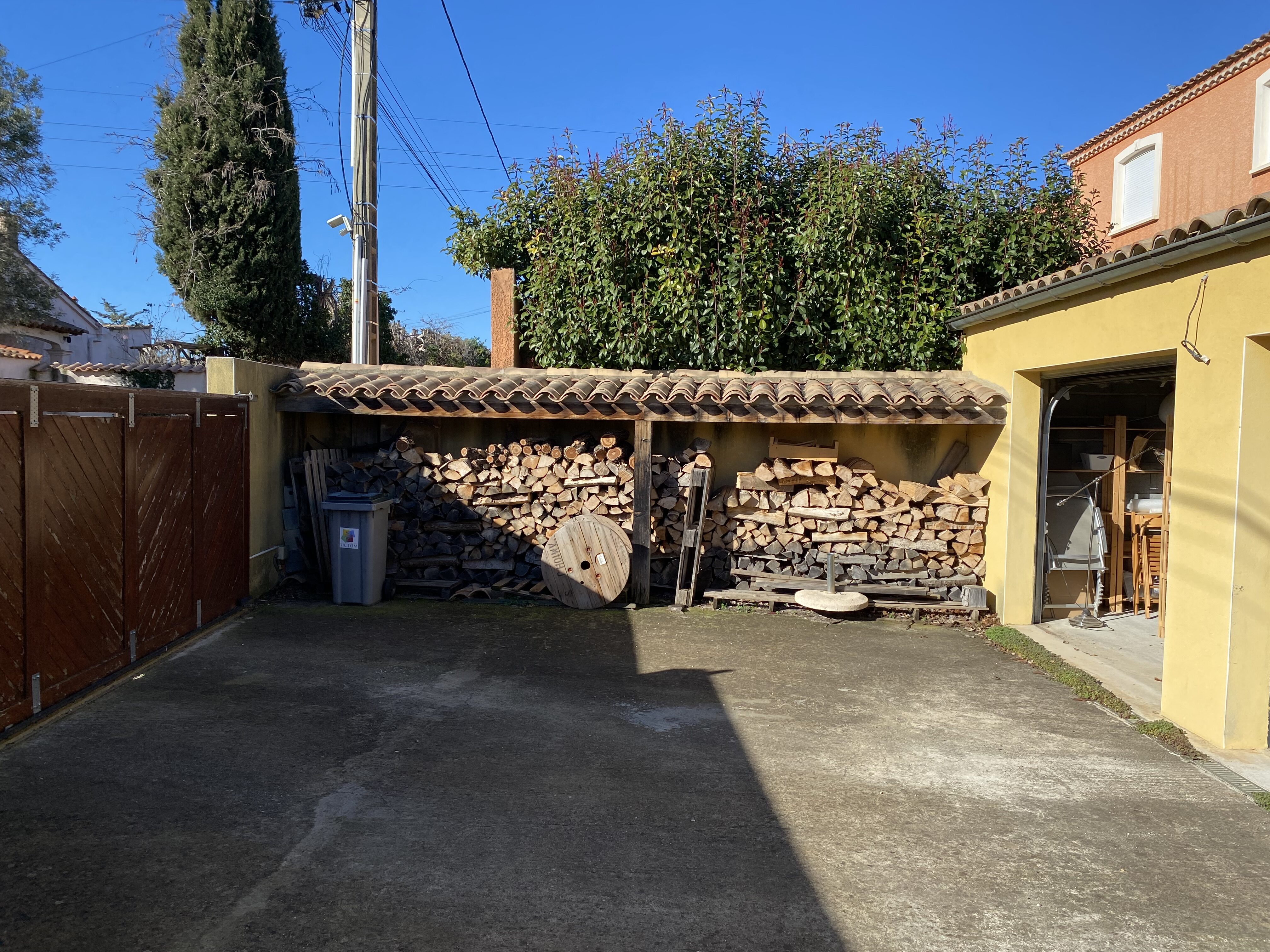 5 Bed, 3 Bath, HouseFor Sale, Autignac, Herault, Languedoc-Roussillon, 34480