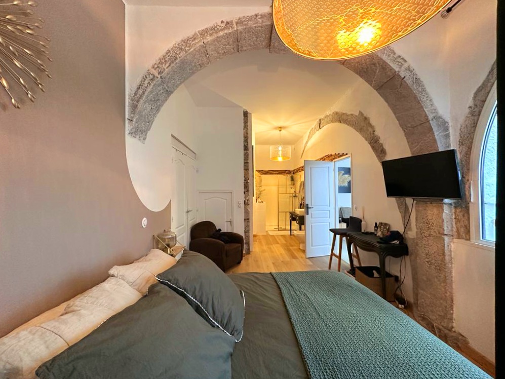 4 Bed, 2 Bath, ApartmentFor Sale, Sete, Herault, Languedoc-Roussillon, 34200