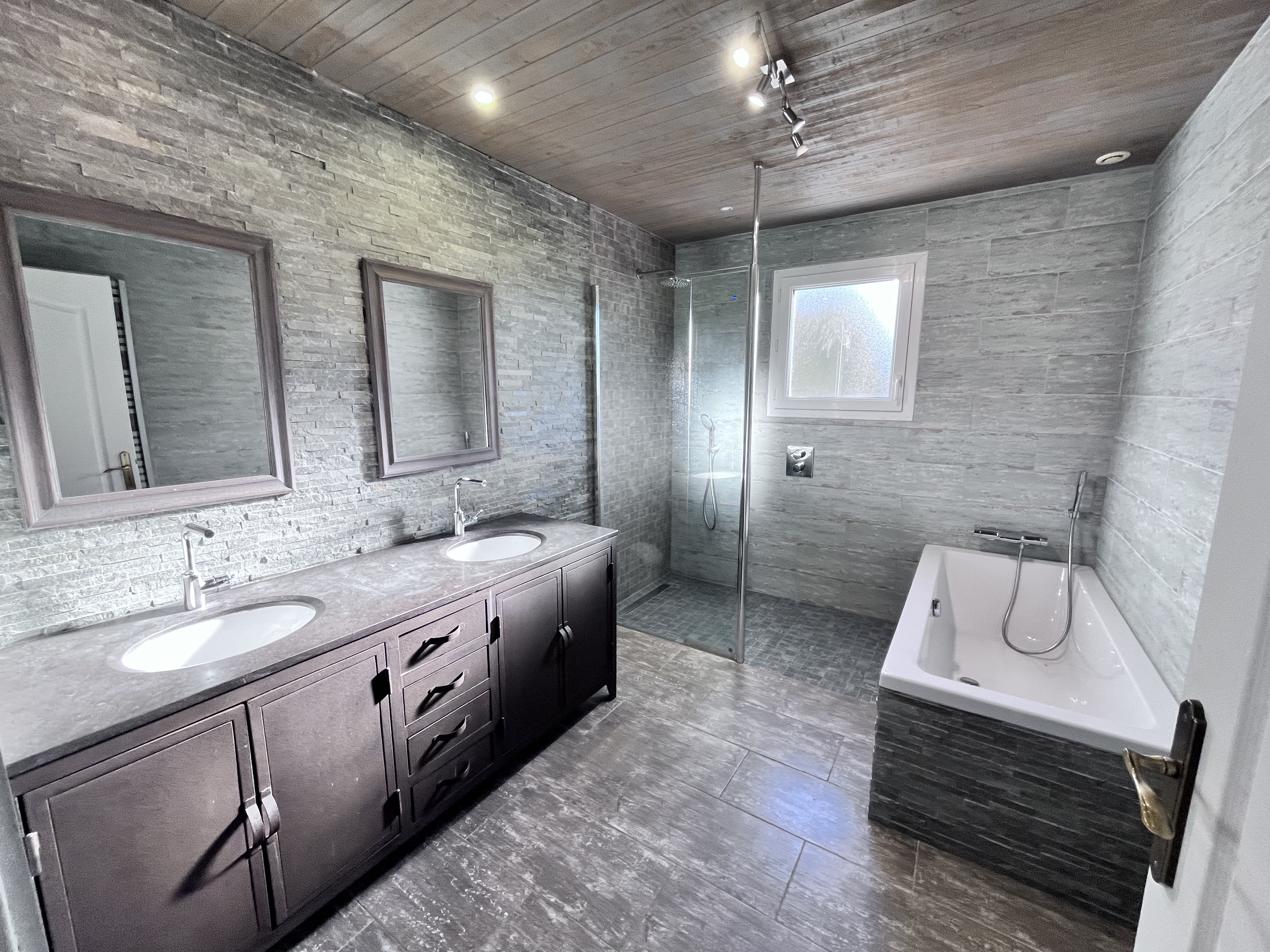 5 Bed, 1 Bath, HouseFor Sale, Saint-barthelemy-d-agenais, Lot-et-Garonne, Aquitaine, 47350