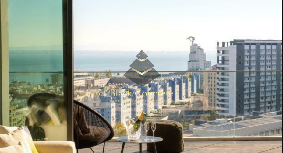 3 Bed, 2 Bath, ApartmentFor Sale, Lisboa, Lisboa, 1990-221