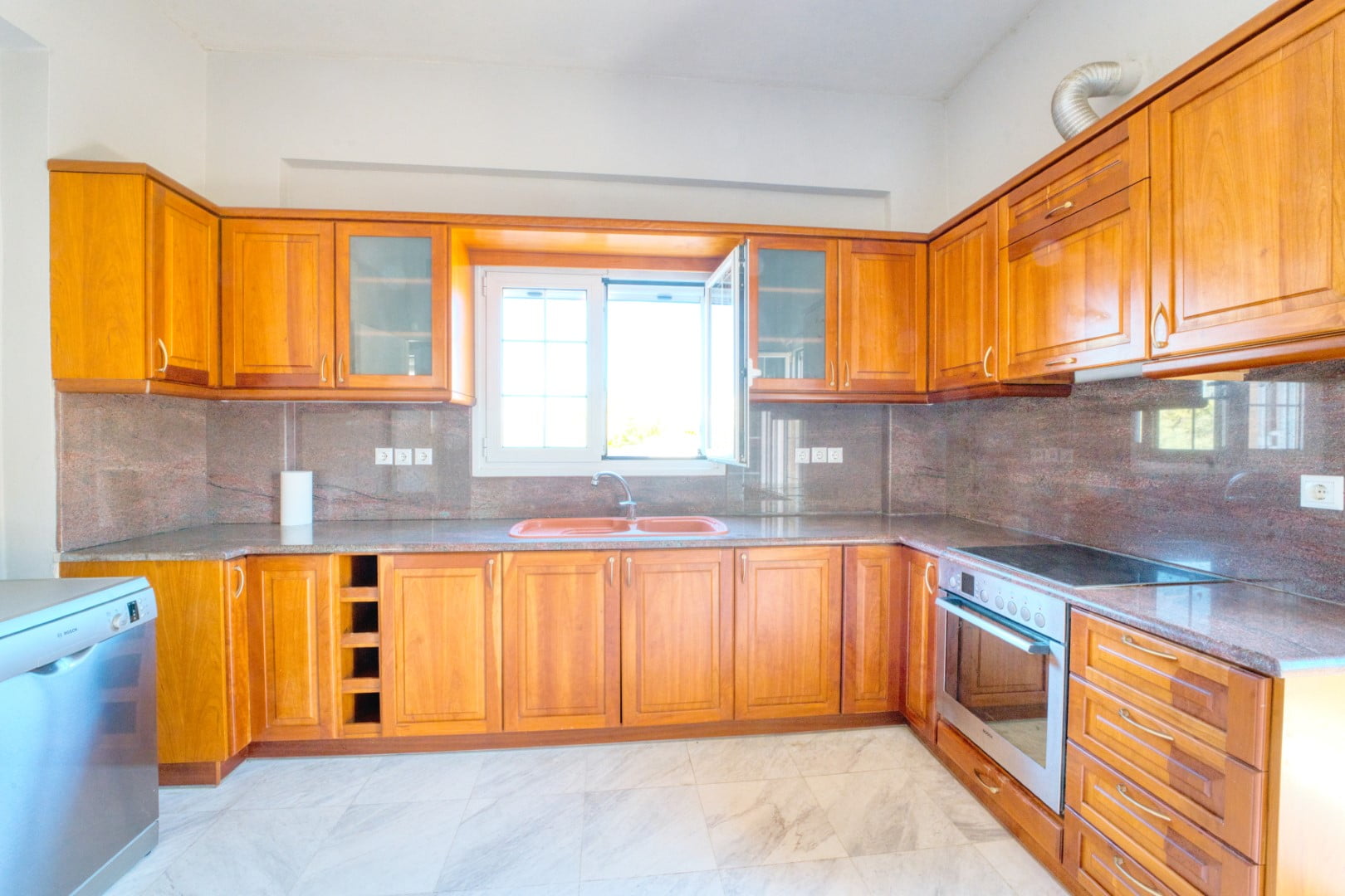 5 Bed, 2 Bath, HouseFor Sale, Chania, Crete, 73100