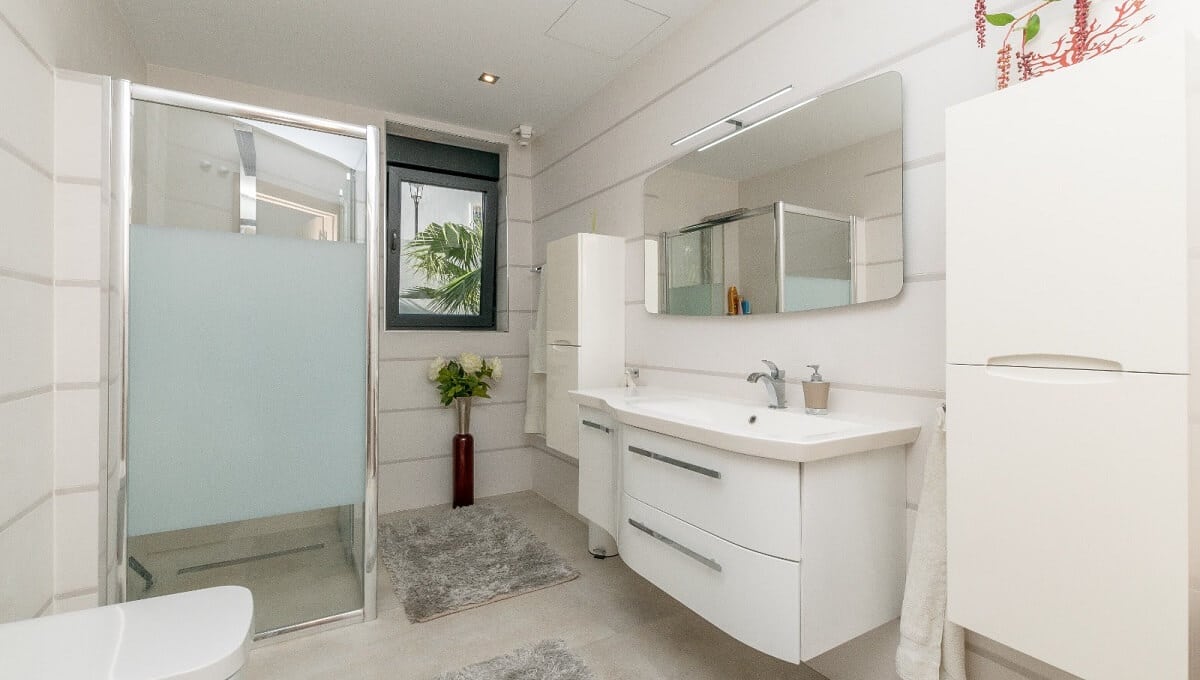 4 Bed, 4 Bath, HouseFor Sale, La Duquesa, Malaga